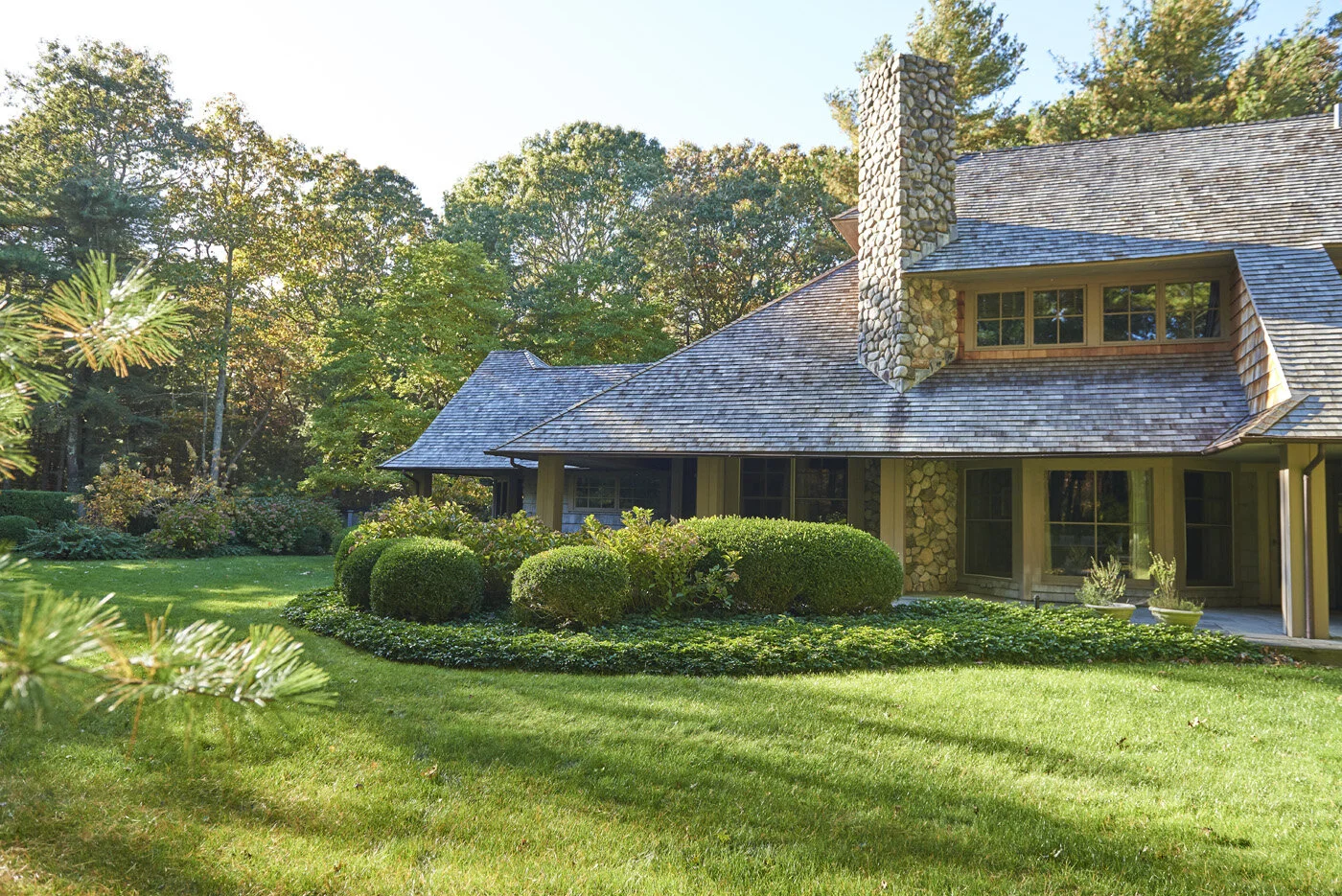  Side view of home designed by Hamptons architect Ernest Schieferstein 
