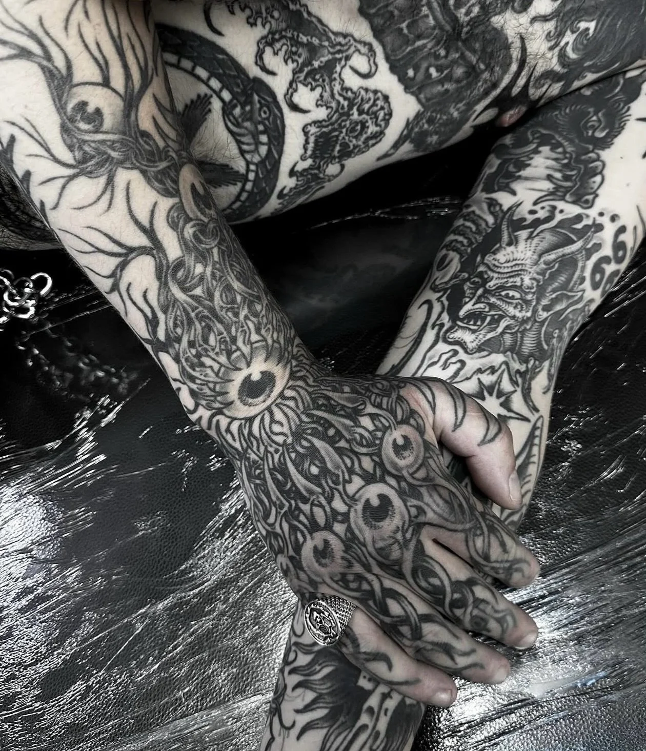 Have a look at some recent work by our sponsored artist @rafeldelalande using @lotusneedles , thanks for your support mate! 

🪷CARTRIDGES AVAILABLE NOW, link in bio 🪷

The highest quality Japanese surgical grade 316L steel 
99.5% perfection rate
By