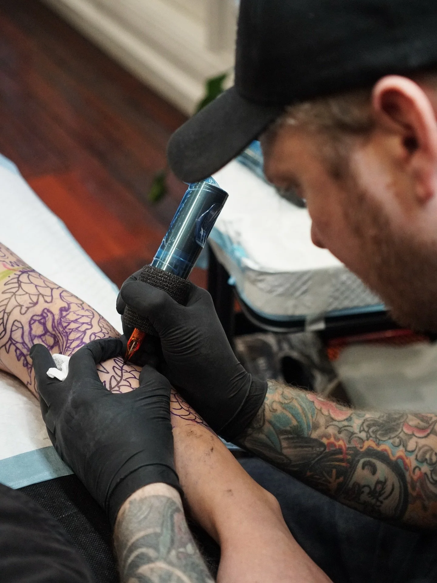 Back in the seat with @cole_dawson and as always, it&rsquo;s a pleasure watching him work. Known for his traditional, disciplined approach to Japanese imagery, Cole brings a level of refinement and balance that few can match. Every line, every shade,