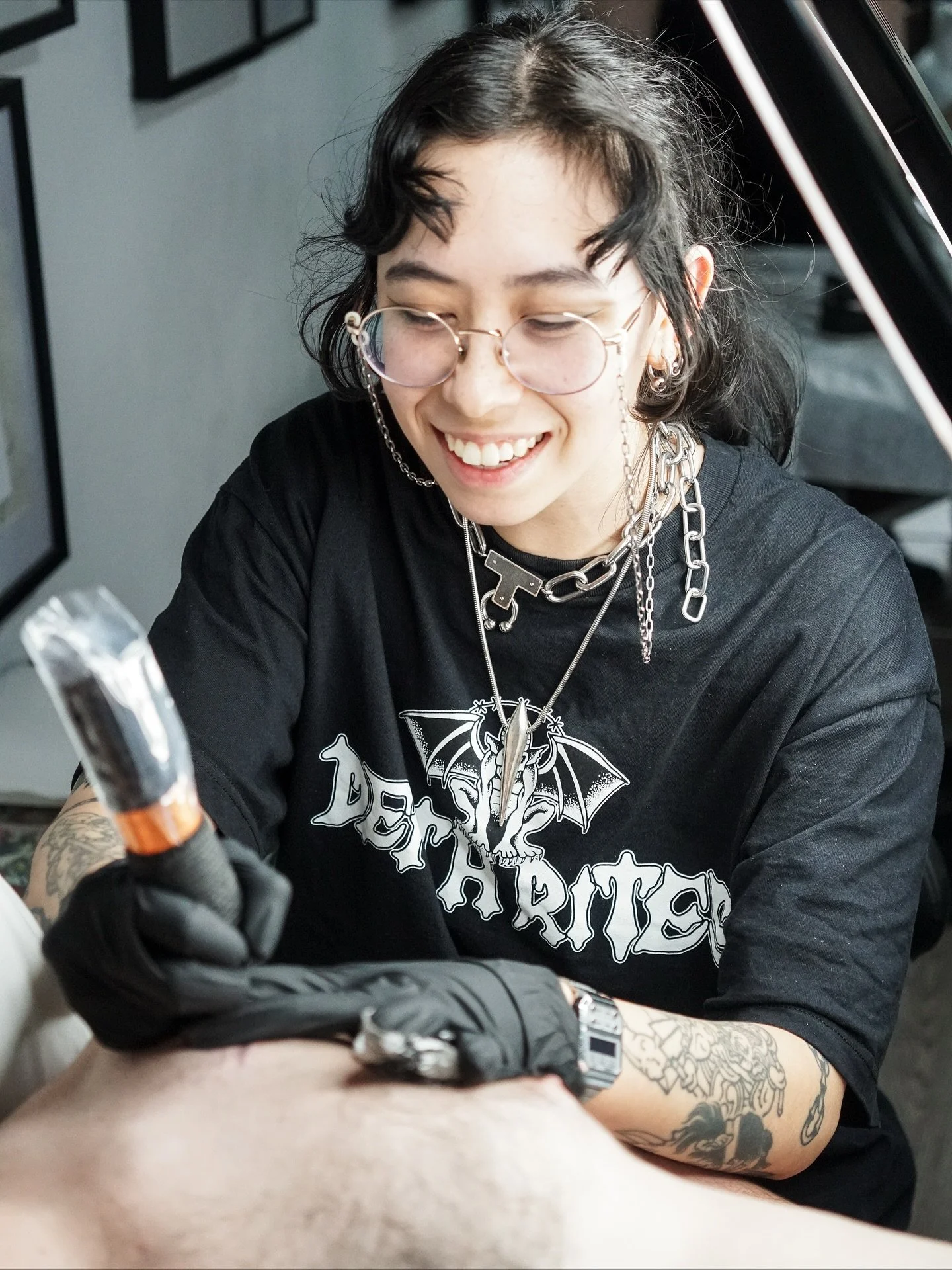 Got to catch @shady_cook putting the @lotusneedles cartridges through their paces. Smooth, sharp, and effortless.
Every move with intent, every detail locked in. Always good seeing someone so dialled into their craft.
Thanks for having us, @shady_coo