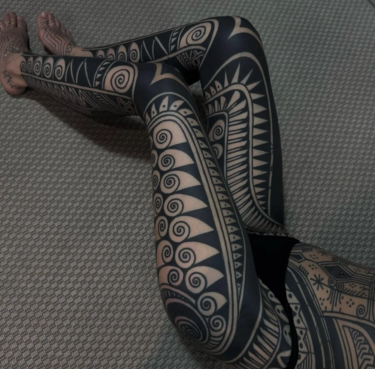 Bold and powerful leg sleeves by @guyletatooer.one 

Done using @lotusneedles

The highest quality Japanese surgical grade 316L steel 
99.5% perfection rate
By tattooers, for tattooers 

www.lotusneedles.com

🪷CARTRIDGES AVAILABLE NOW, link in bio ?