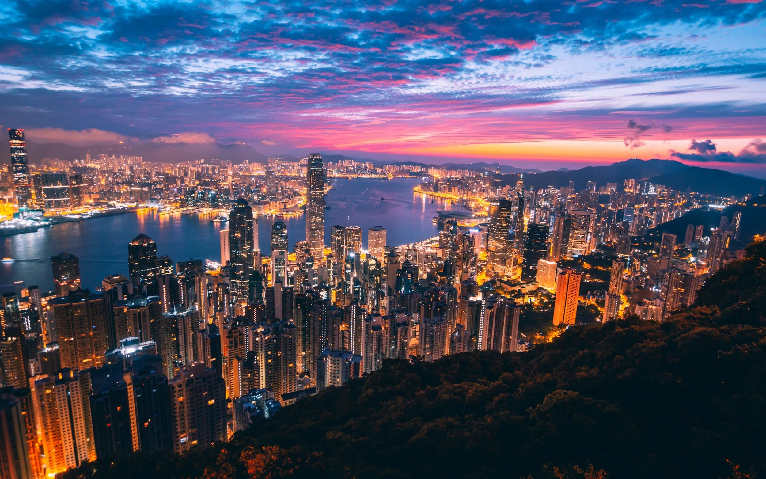 Hong Kong - Premiere Performances