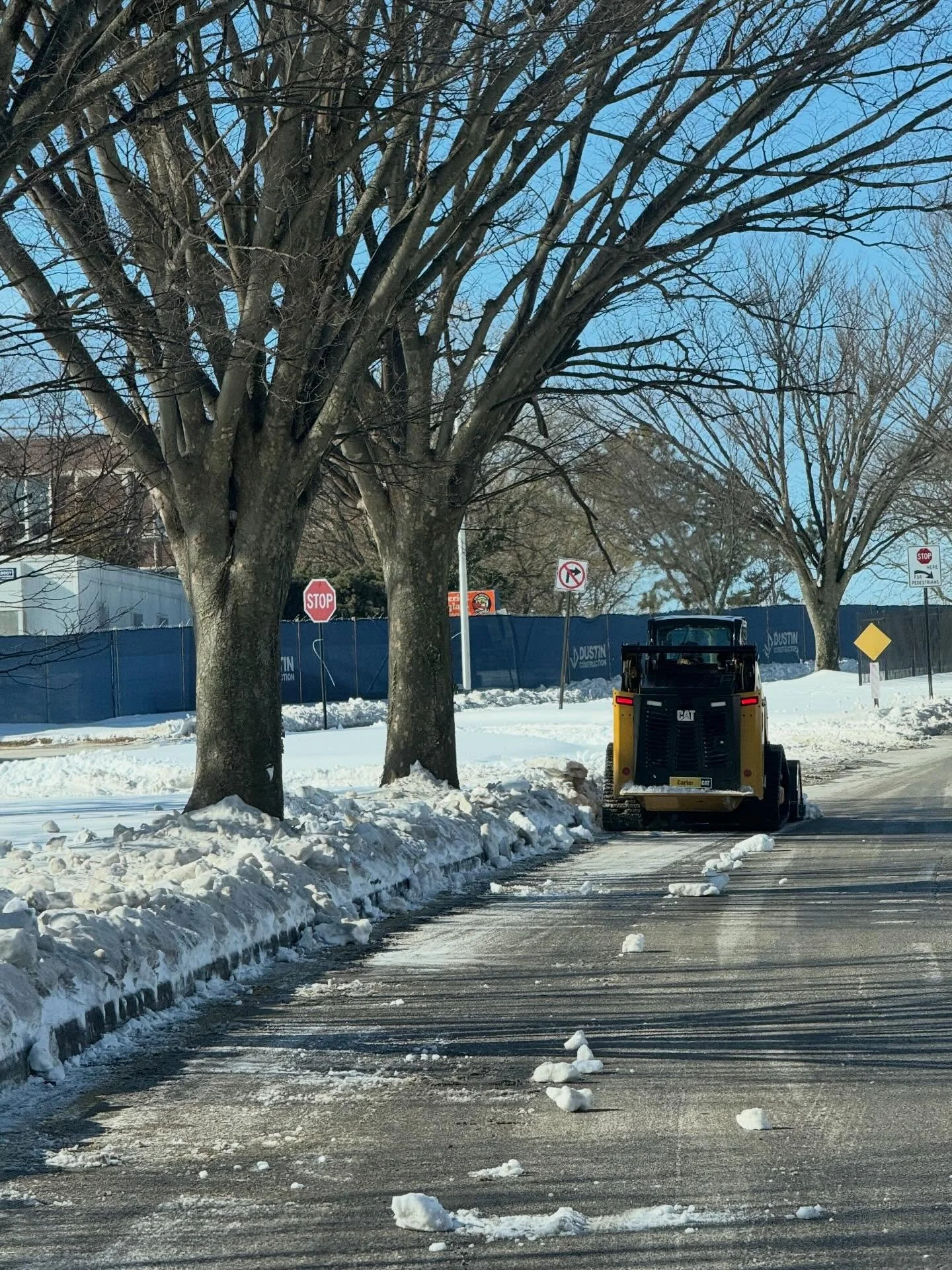 Crews have made significant progress clearing snow along Gwynns Falls Parkway, Liberty Heights Avenue, North Avenue and Druid Park Lake Drive. Thank you to our DPW, DOT and emergency teams who are working long hours to keep our streets safe and movin