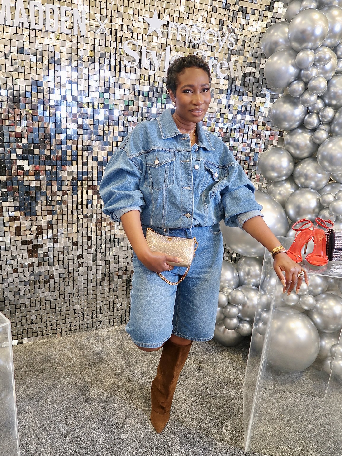 I will never say no to a denim on denim outfit💙💙
Spent Saturday evening with my @macysstylecrew fam and @stevemadden and we had a blast. Swipe to see all the #stevemadden goodies available at @macys 

Comment SHOP or NEED for links (check your DMs)