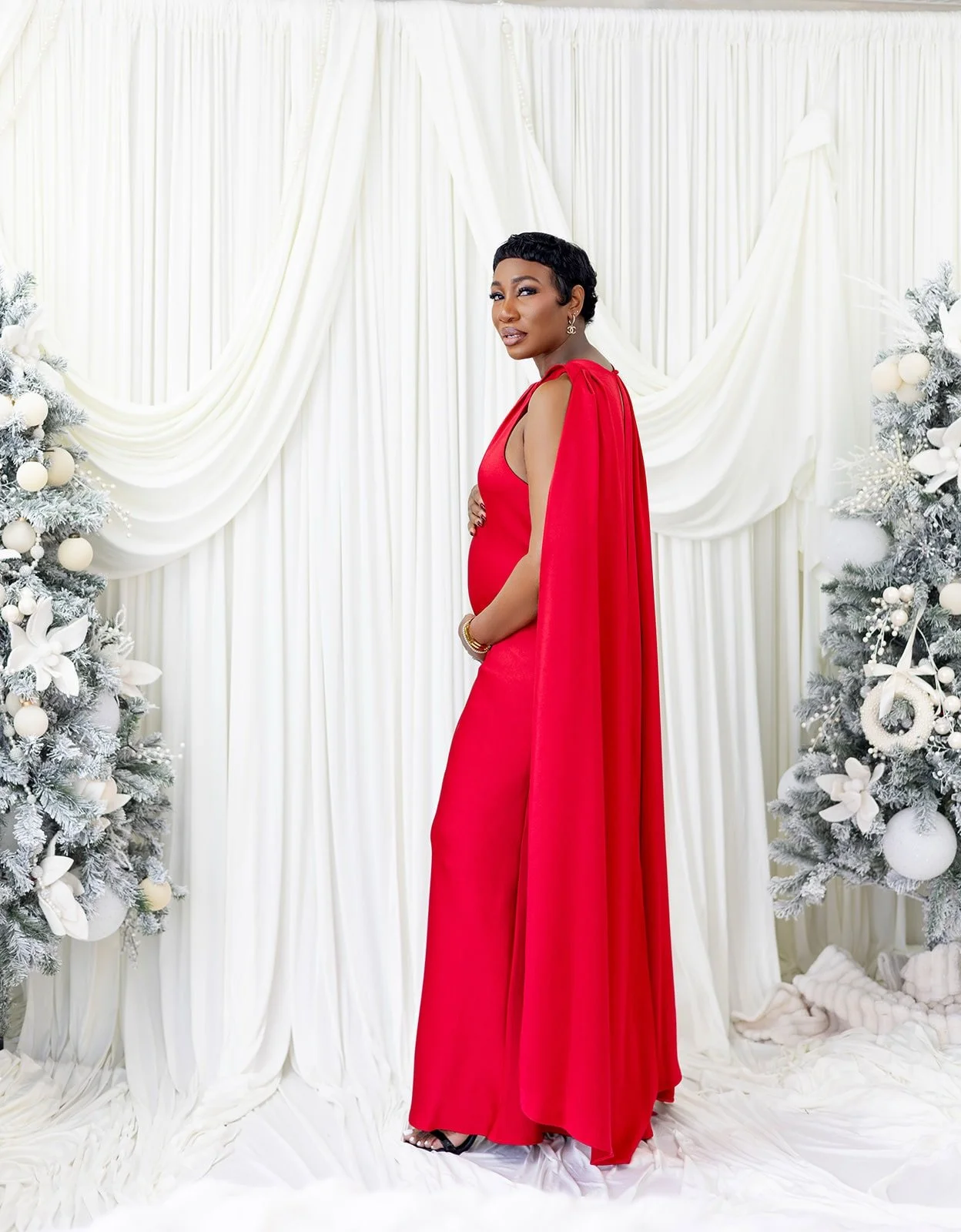 The best gift we could ever ask for and Lord knows how grateful we are. From our growing family to yours, a very Merry Christmas🎁🎄🤰🏽🥹

Normally I would have an essay but I have no words other than, GOD IS GOOD to us! This has been a journey and 