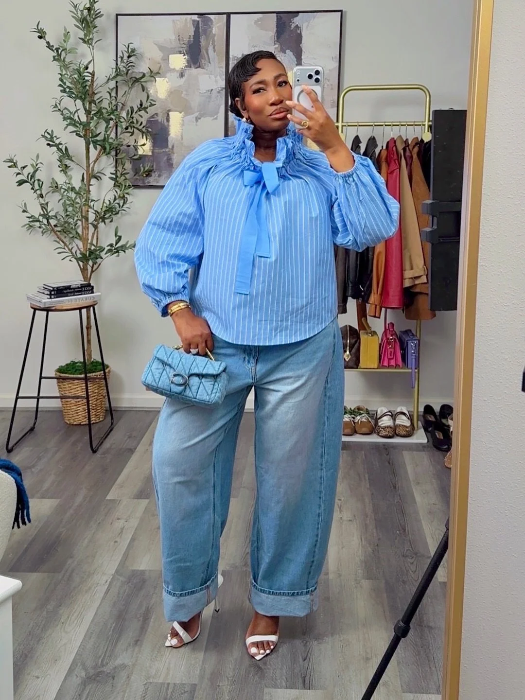 Mirror pics and flicks from the camera roll☺️😘

Comment SHOP below to receive a DM with the link to this post on my LTK ⬇ https://liketk.it/5XeN2