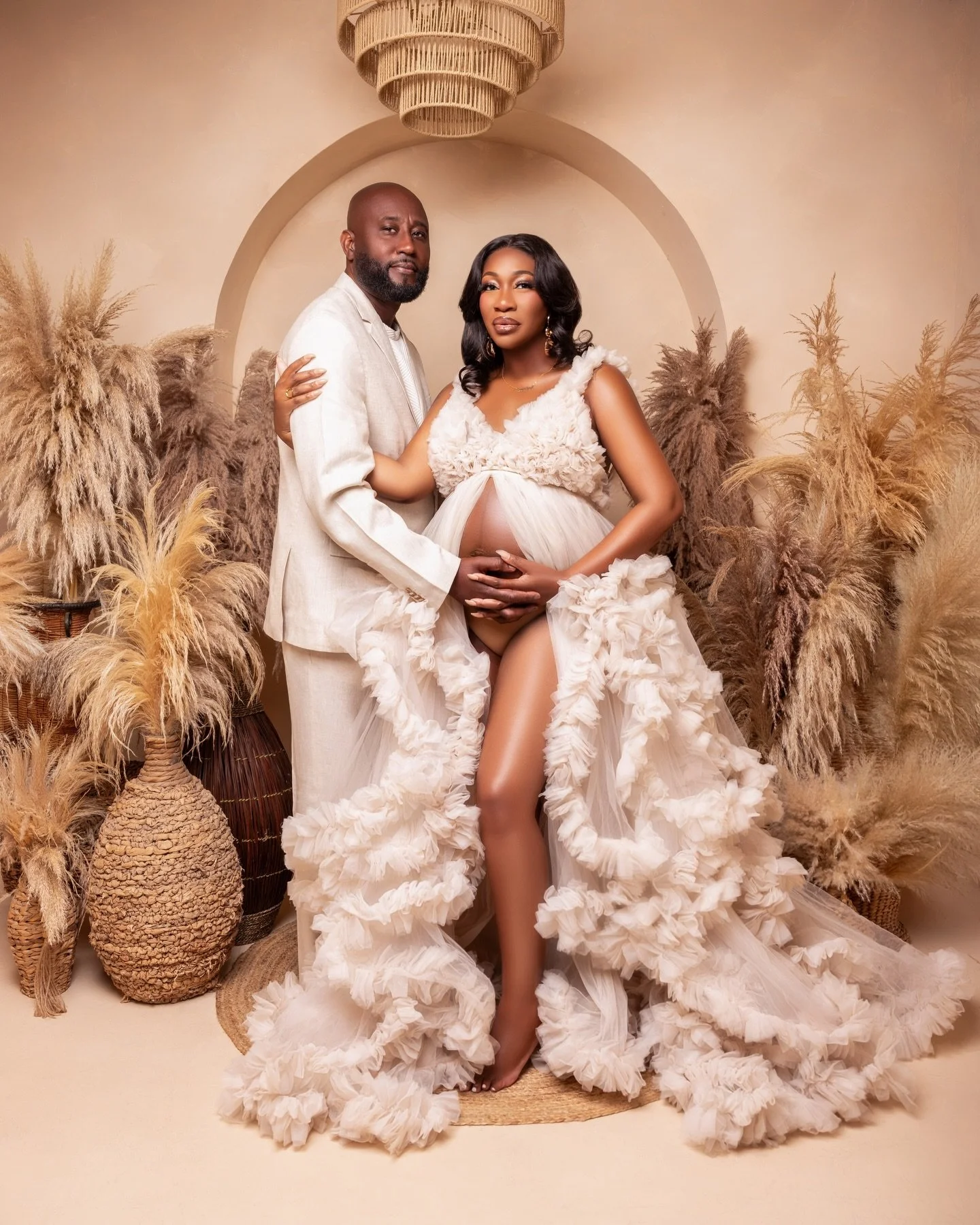 This next chapter is called, &ldquo;Everything I prayed for and more🥹🙏🏾 

📸 | @talilly.photography 
Hair | @dimpleszdollys_ 
Makeup | @rmichellemua 

#grateful #pregnantover40 #maternityphotos