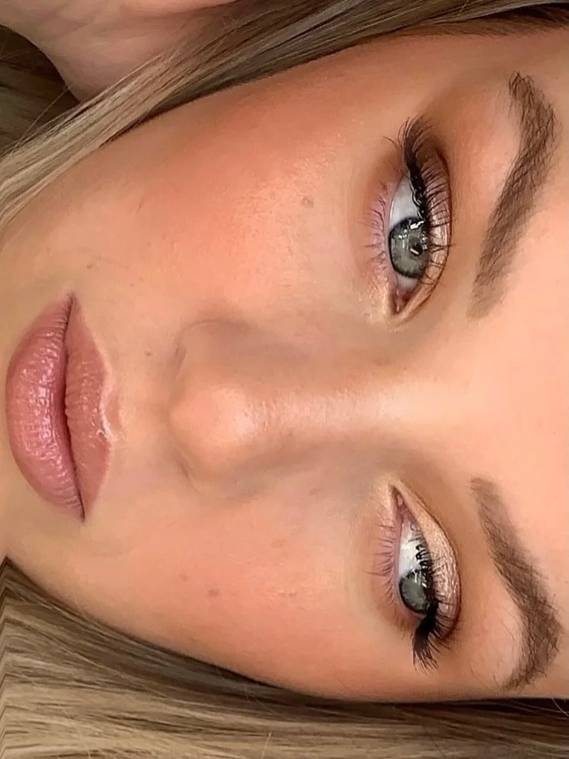 Throwback to this 2021 gold moment 

#dmvmakeupartistry #softglammakeup