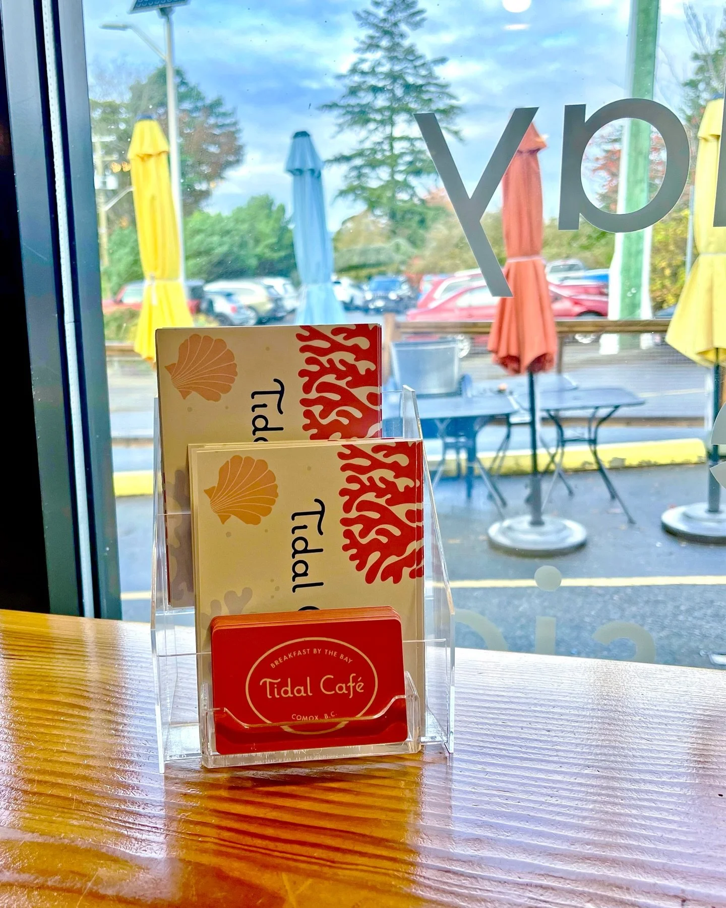 Here&rsquo;s your reminder... It&rsquo;s Mother&rsquo;s Day on Sunday! 👀

Still need a gift? Give Mom what she really wants: brunch ☕️🥞💙 Gift cards are available at the restaurant AND online, so you can make sure she feels special from near or far