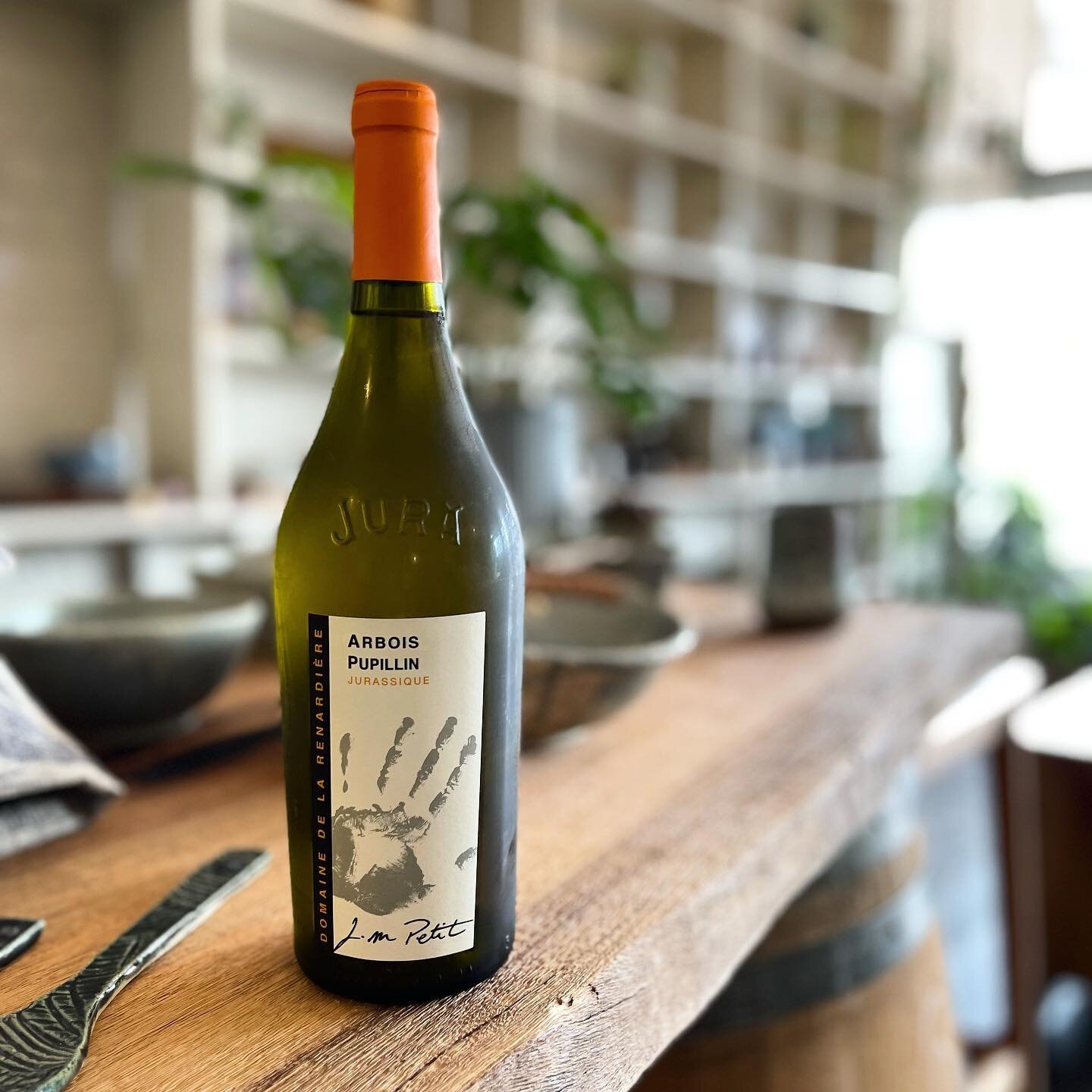 DOMAINE DE LA RENARDI&Egrave;RE Jurassique Jura Chardonnay 2016
It&rsquo;s Chardonnay day and I&rsquo;m a week post Covid. Happy to report that I didn&rsquo;t lose my taste and smell, something I have been worrying about the last couple of years. In 