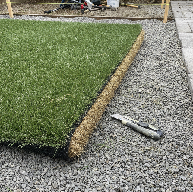 Nylon vs. Polyethylene Turf Blades: Which One Fits Your Yard?