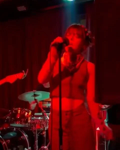 Portside last night ❤️&zwj;🔥 what a blast!! @sauvage0 killed our messy cover in her usual fashion 💅 

Thanks to @officialweoutside for organizing!! 
Catch us again at the Roxy on April 19 🤠 tickets coming soon