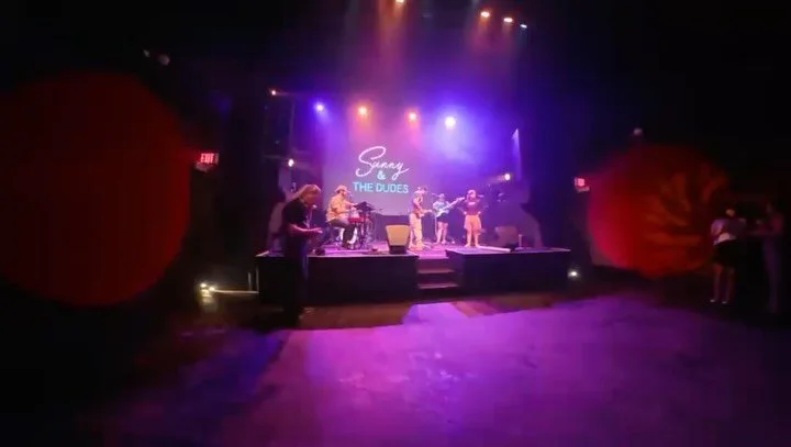 Despite the angle here it was packed!! at the Fox 🦊 last night!! Major ups to @modernangelofficial @midnightcruiserband and @liveactscanada for organizing 💗💗

More shows and other announcements coming soon 👀