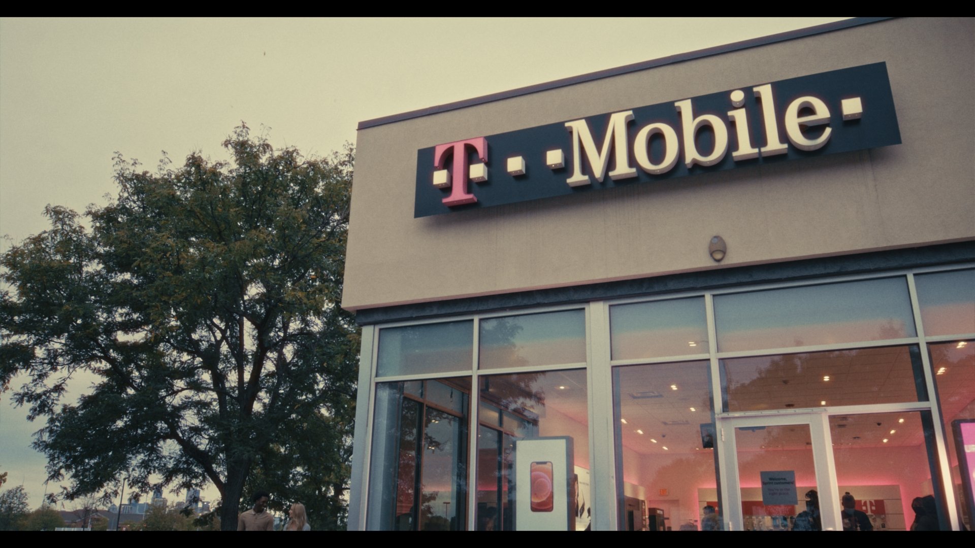 TMOBILE_STILLS__1.30.1.jpg