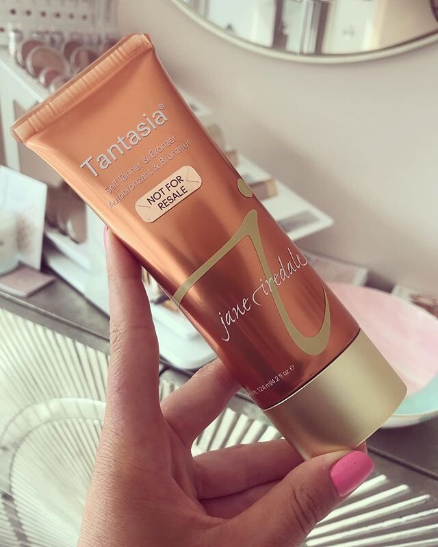 CLEAN &amp; LIGHTWEIGHT 🍃
Tantasia is a self tanner and bronzer for the face and body. Get a safe summer glow and keep it🌞 Helps to build your natural tan for sun-kissed skin without the exposure. Contains grapefruit and lemon extract for super fre