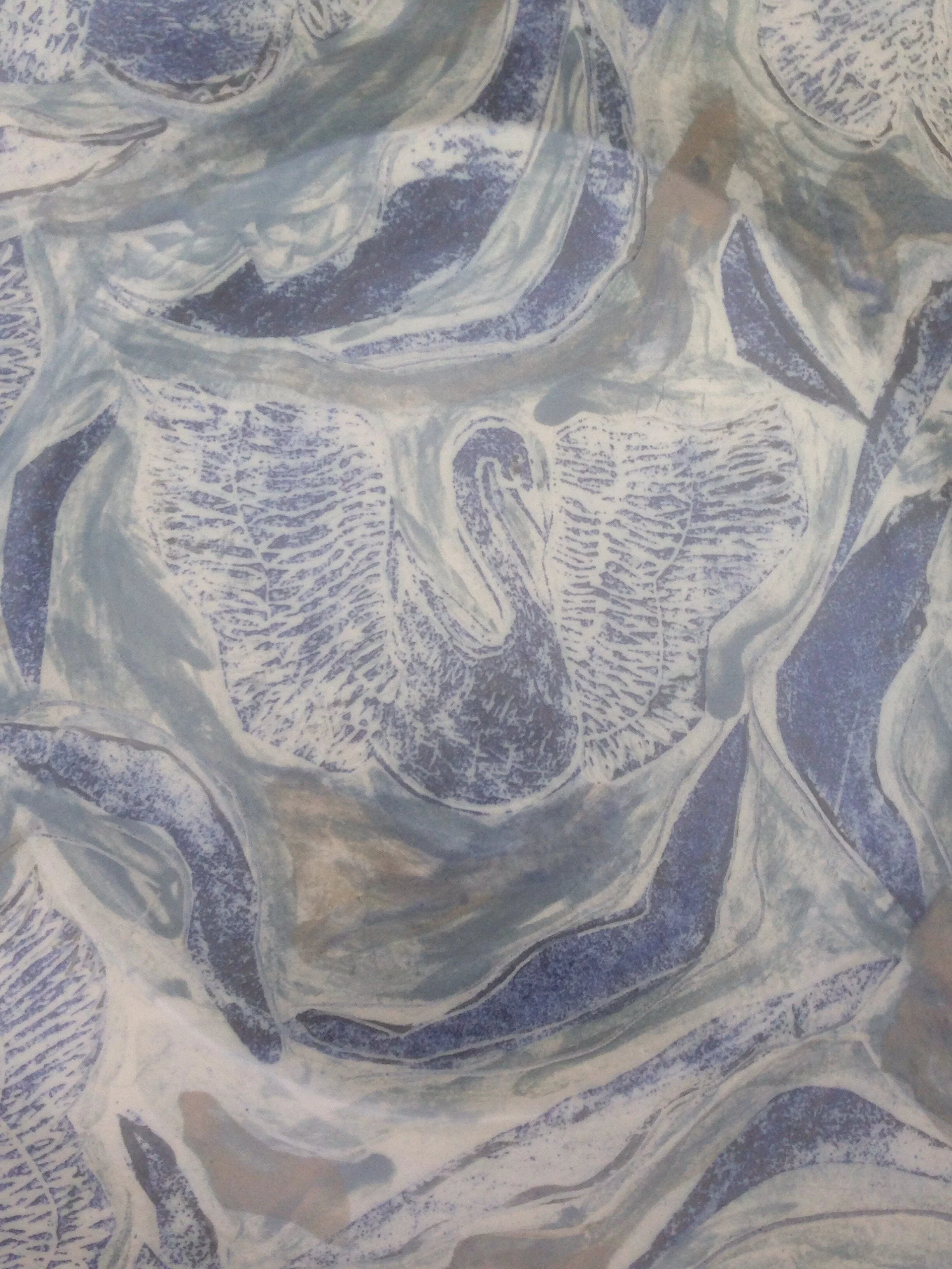 Blue swan charger - detail