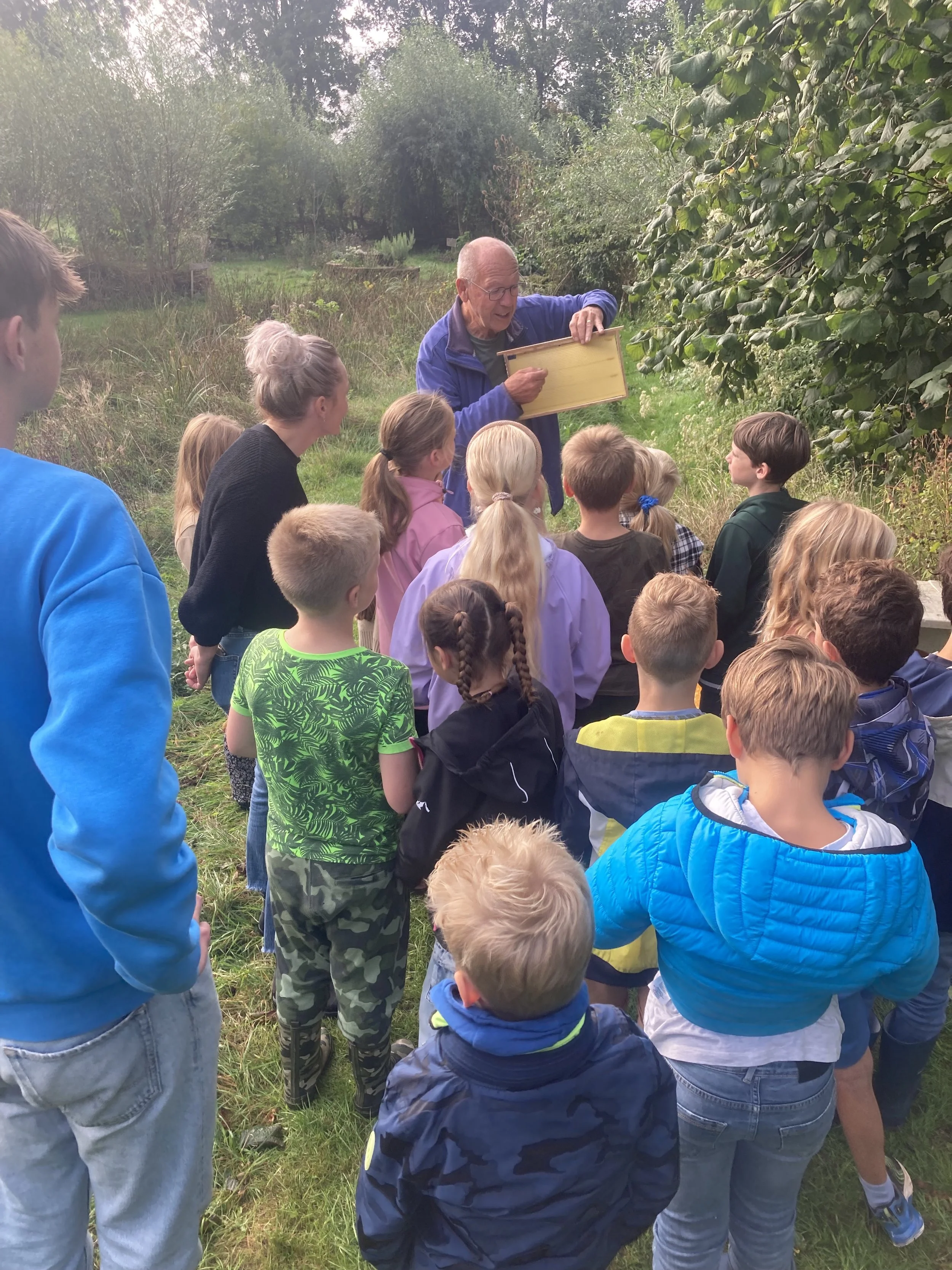 Oogstweek Pieter met kinderen 2025.jpg