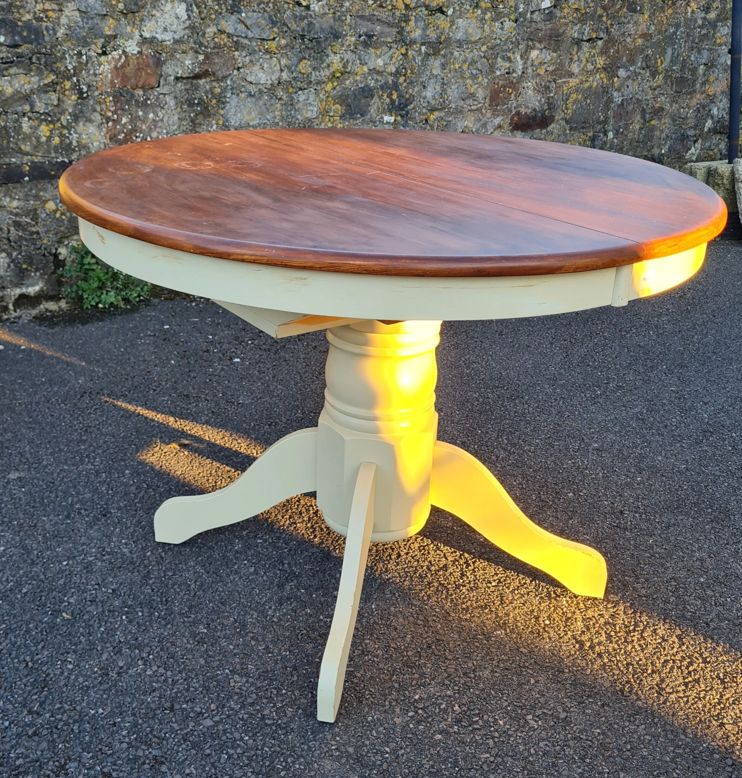 Bespoke painted round extendable table.jpg