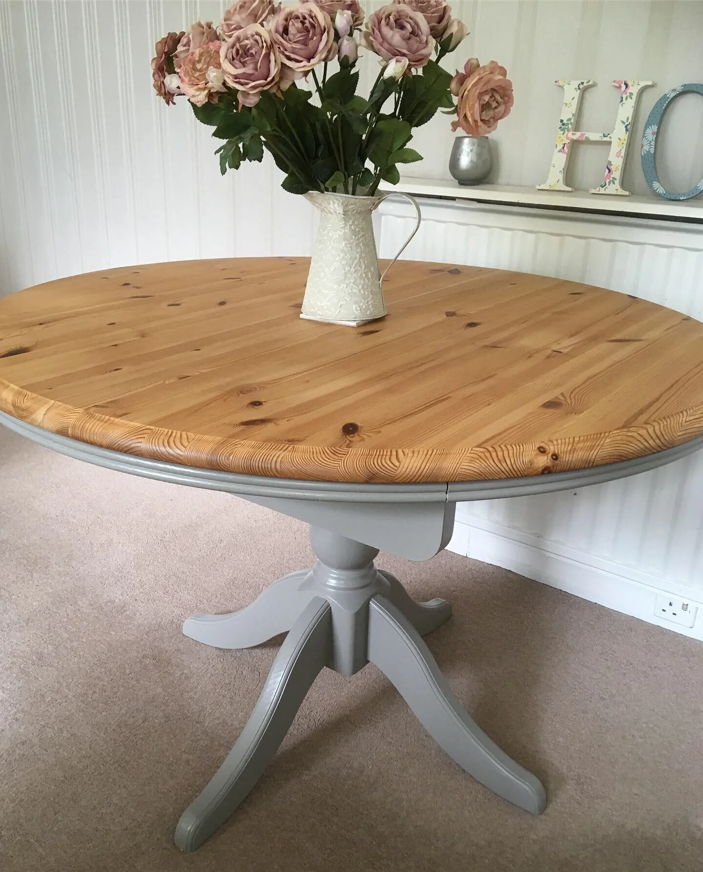 round extendable table - painted grey
