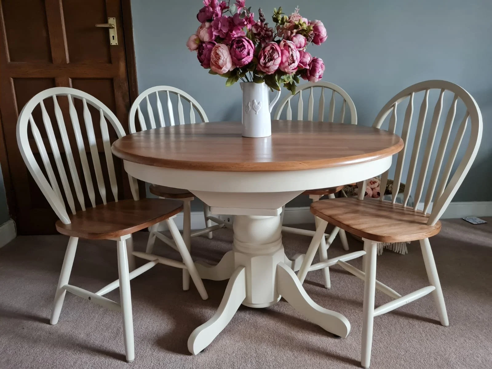Choosing a dining table: round versus rectangular? — Upcycled by M