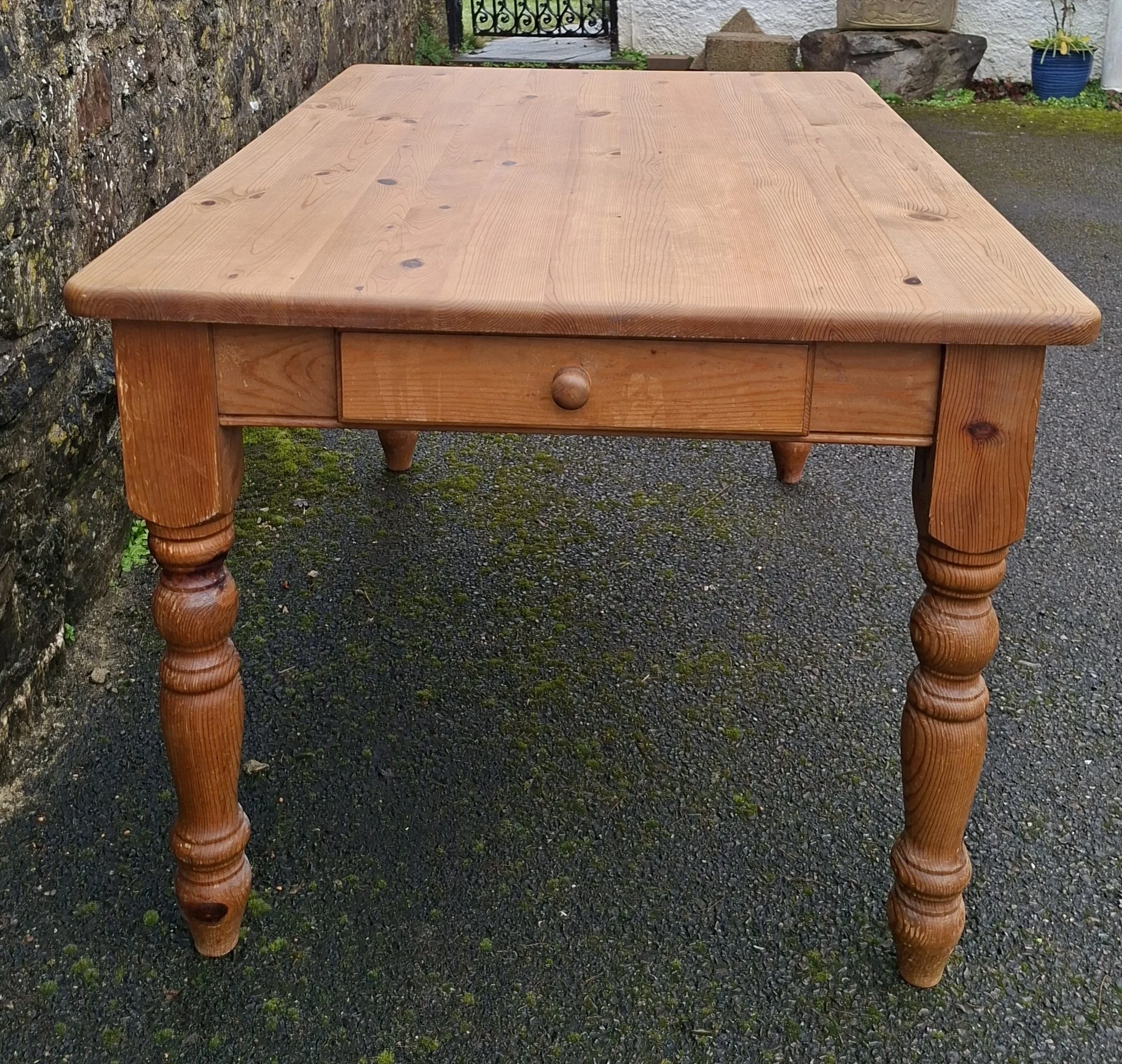 4.5 foot farmhouse table side view.jpg