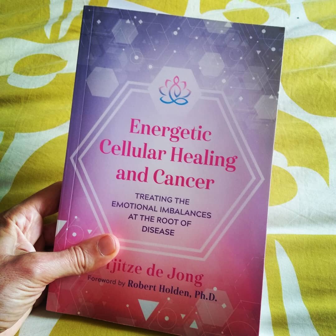 Latest offering from one of my teachers😊

 #tjitzedejong #findhorn #energeticcellularhealing #energymedicine #energyhealing