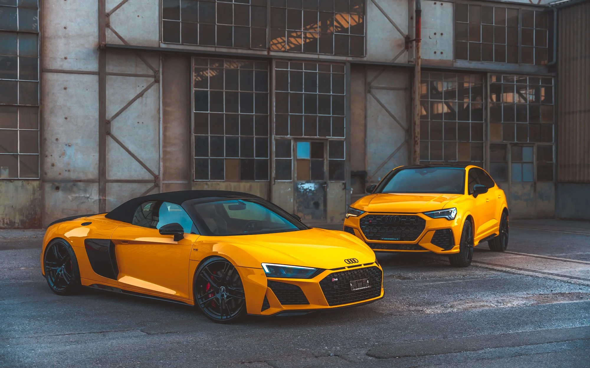 Audi R8 + RSQ3.jpg