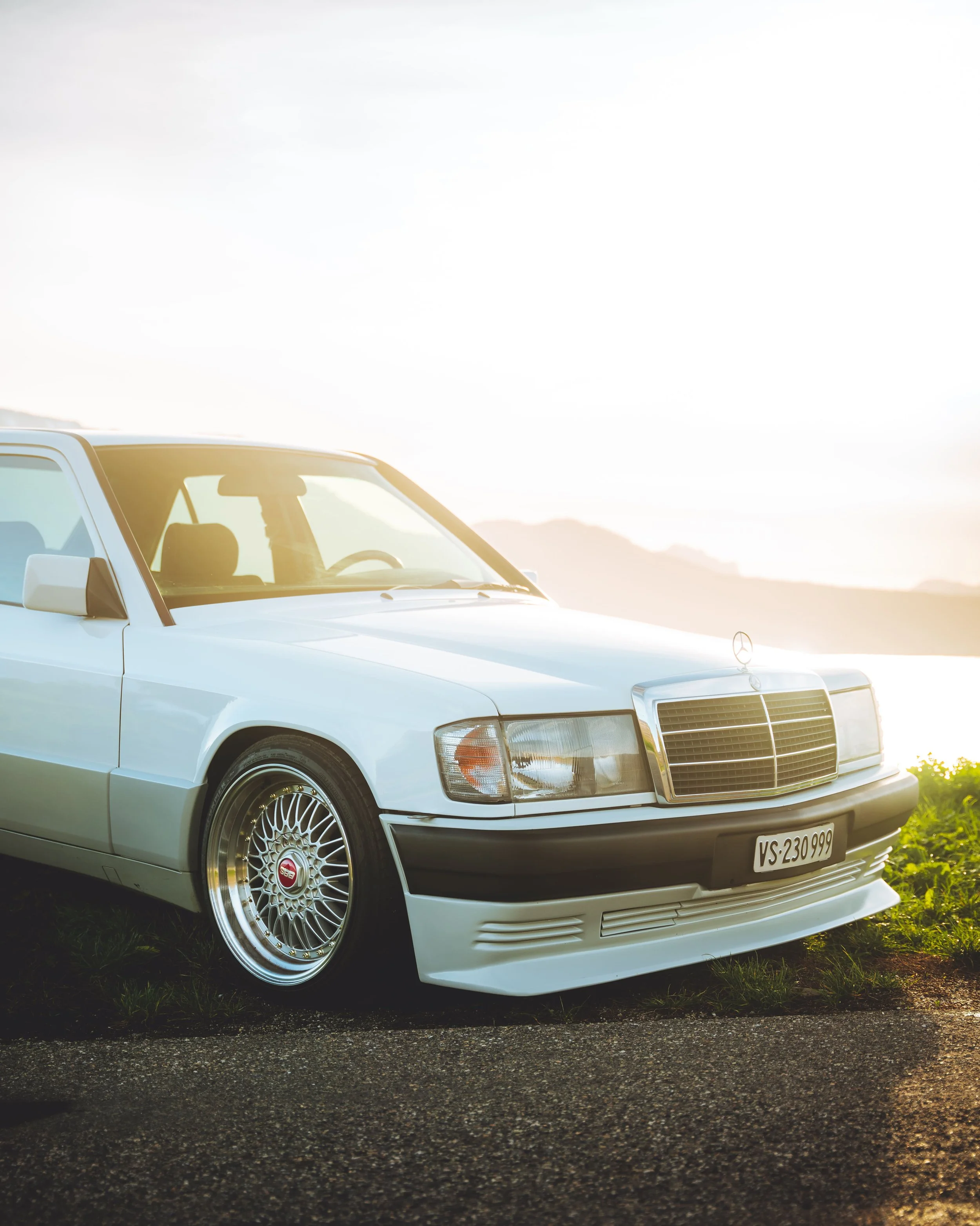 2022_11_24-Mercedes_190E-2.jpg