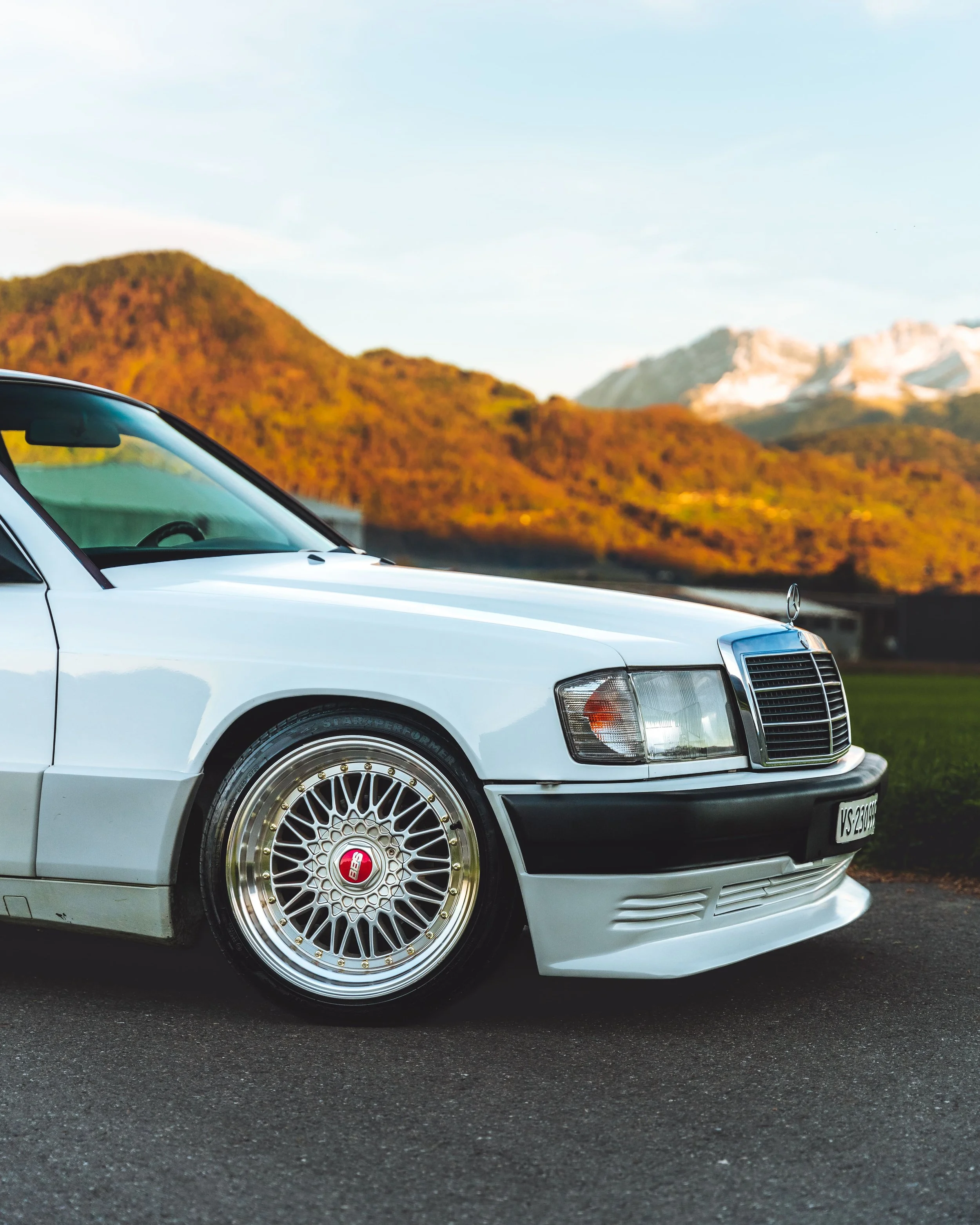 2022_11_07-Mercedes_190E-Aigle-21.jpg