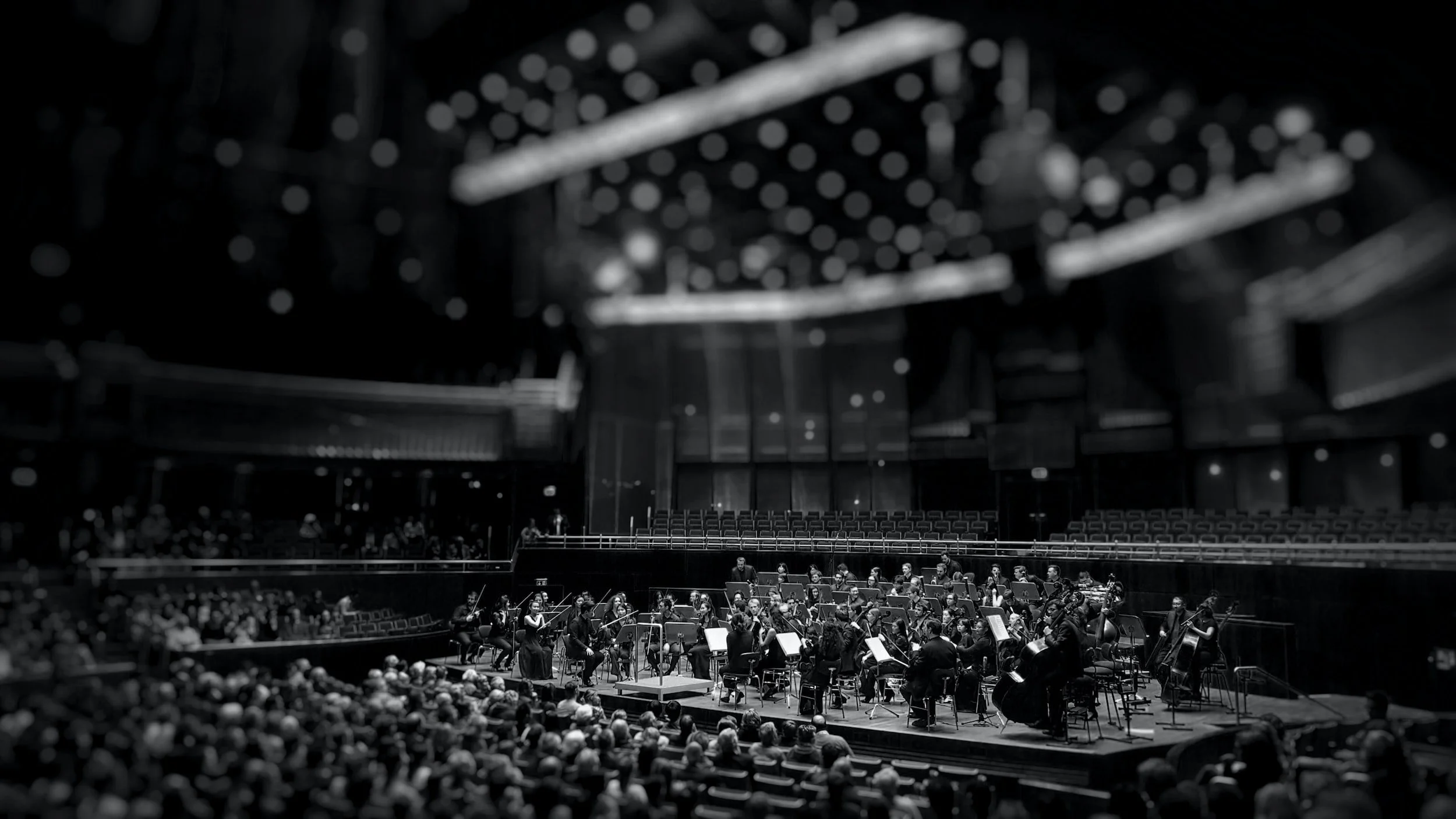 Oakland Symphony Orchestra to perform "Dust Devils"
