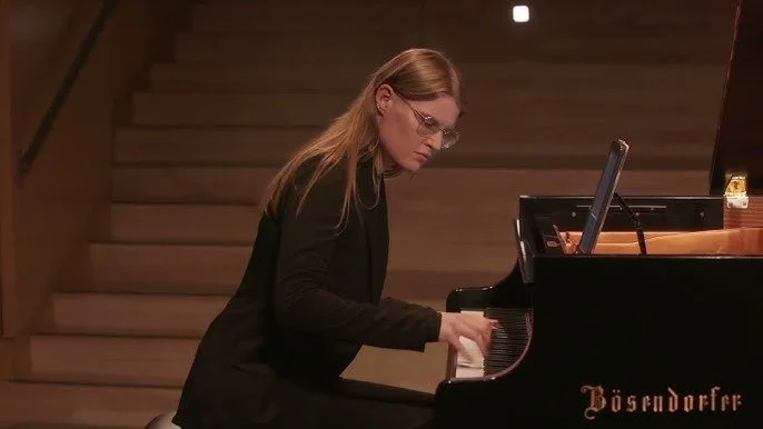 Gabrielle Gagnon-Picard performs "Down and Dirty: V."