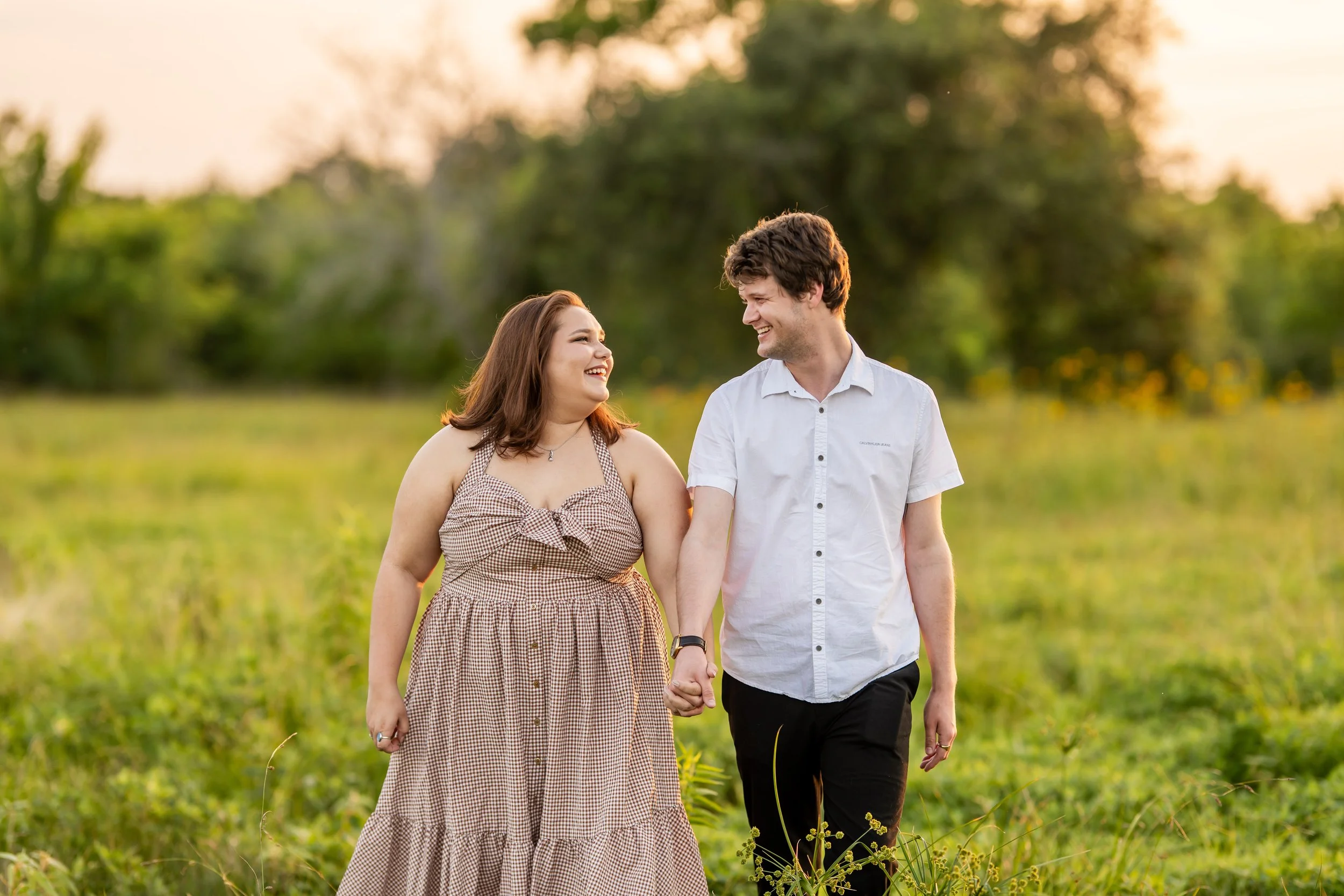 Spring mini photo session at Challenger Park in Webster Texas with natural greenery and golden hour light