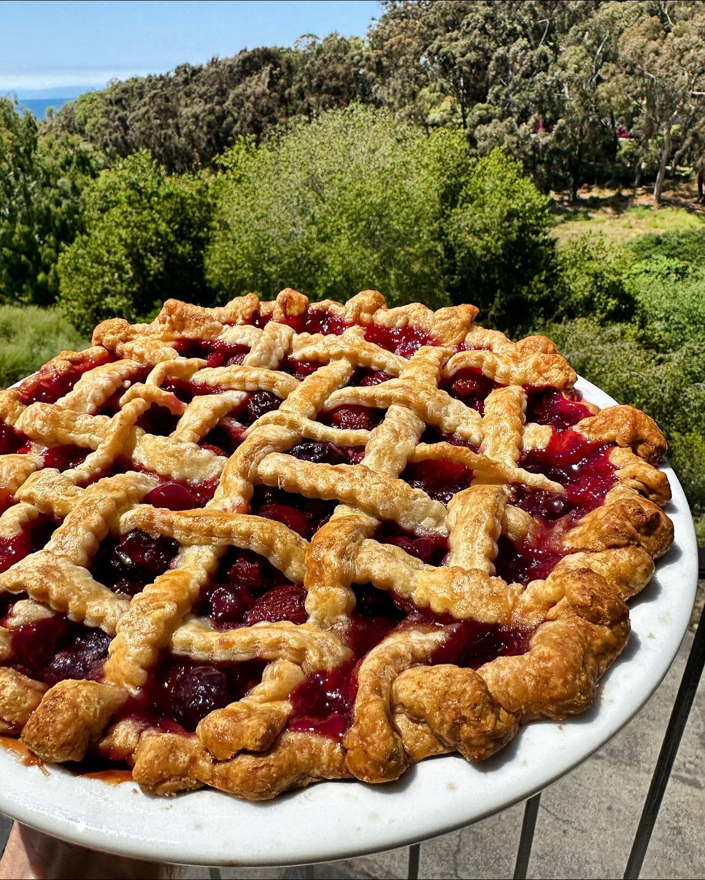 sun&rsquo;s out, pie&rsquo;s out! 🥳 🍒