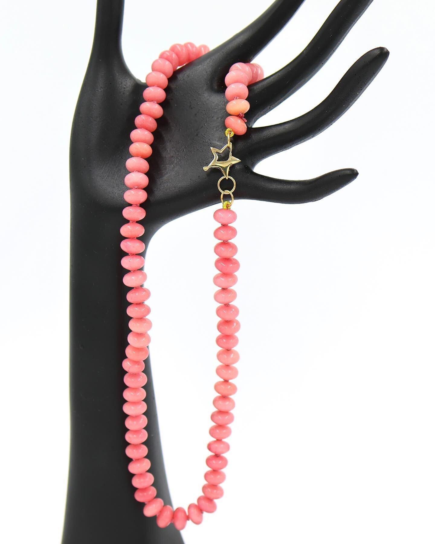 Summer is here, this set of handknotted pink jade will be your go to piece of jewelry&hellip;.