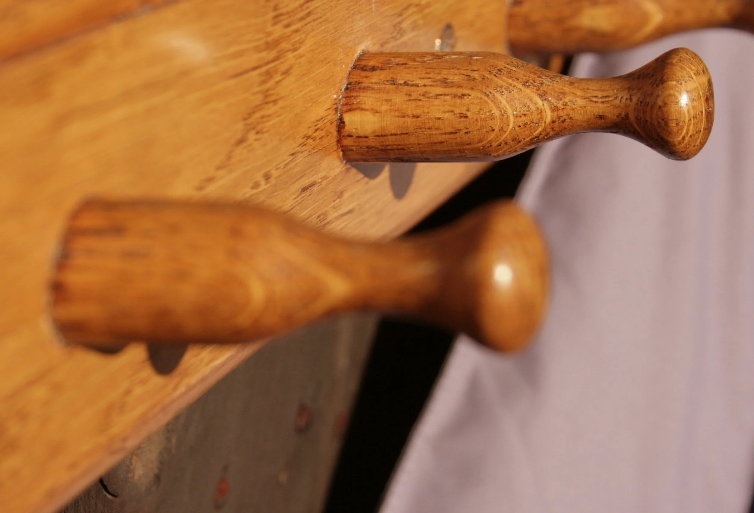 Medium Oak 8 Coat Peg Board