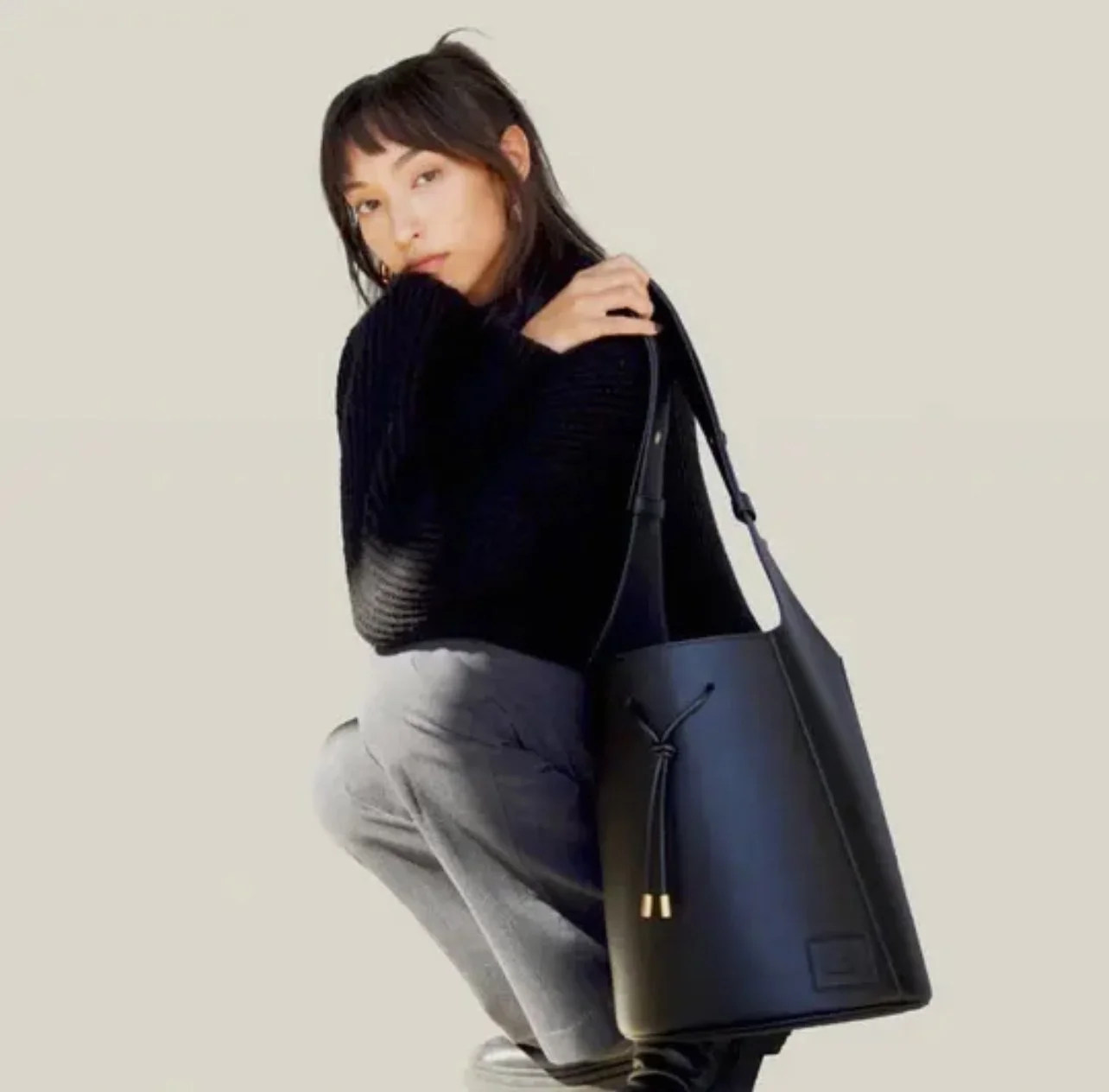 新品 MOMENT leather bucket tote The Novelist Bucket Tote — Cutina Miller