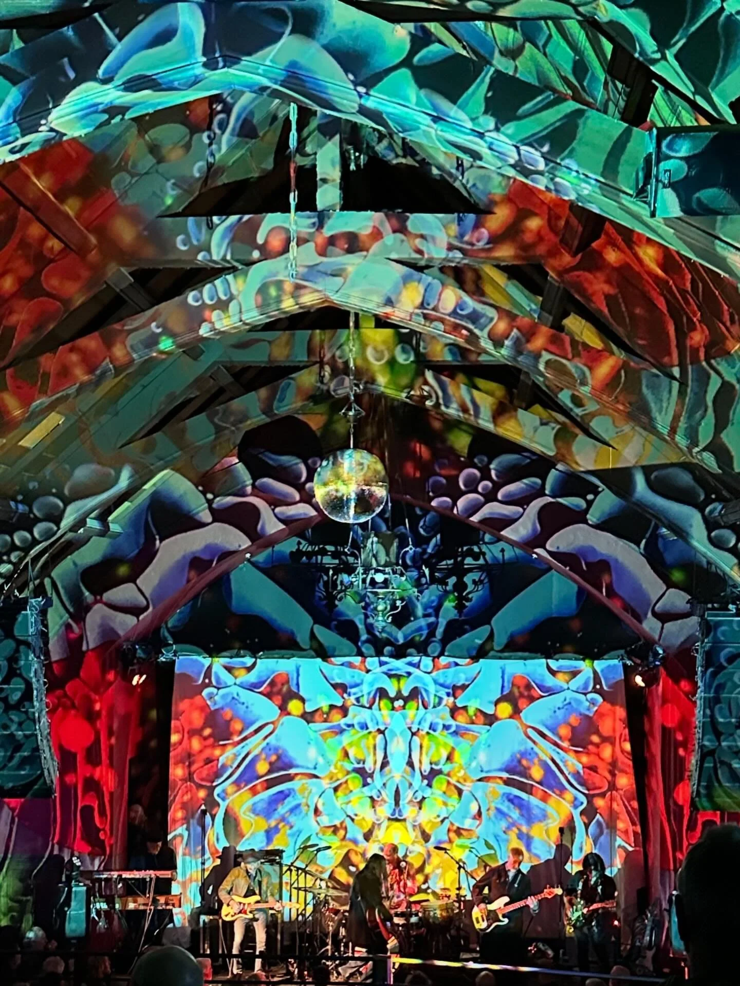 Repost from @themadalchemistliquidliteshow
&bull;
the Epic ThirdMind!!!
tonight at the Chapel reallya perfect Night!
Great shot Glen!