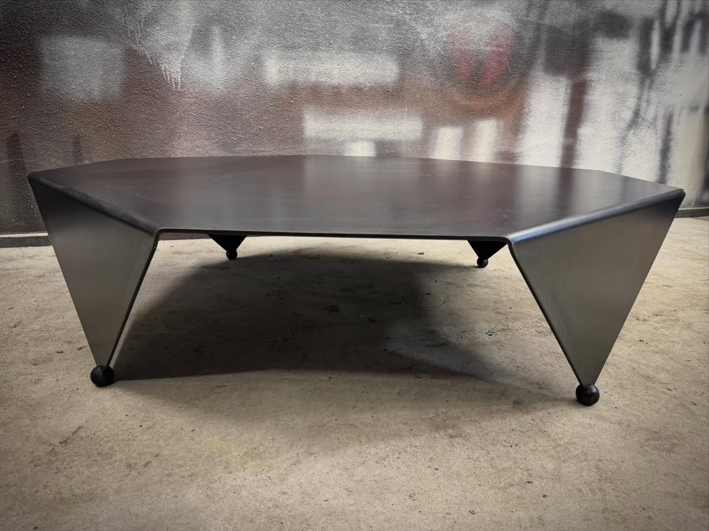 We enjoyed making this table - thank you @brookemichelsendesign for bringing us these kinds of projects. The shape and materials are simple, yet together they create something surprising. Getting the design to work required a very specific shape that