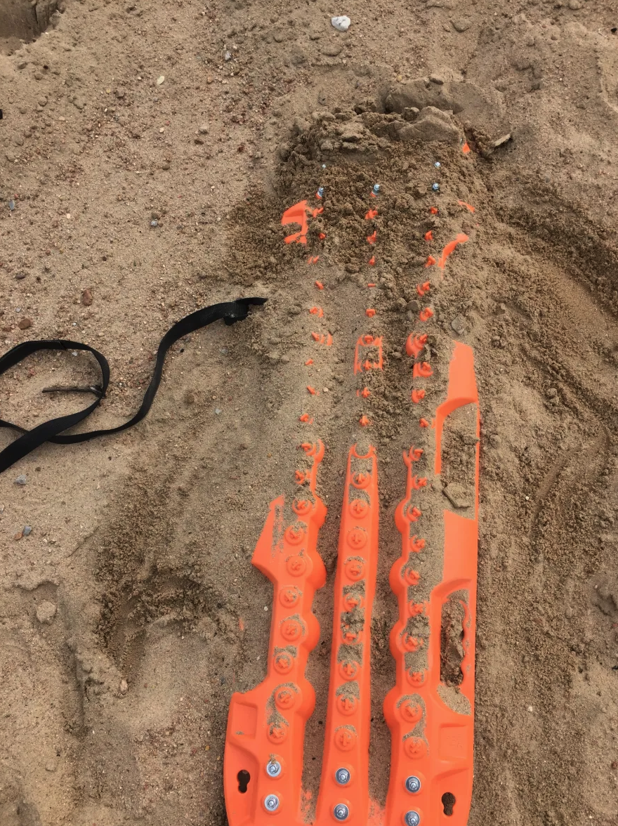 ActionTrax_Strap_2.png