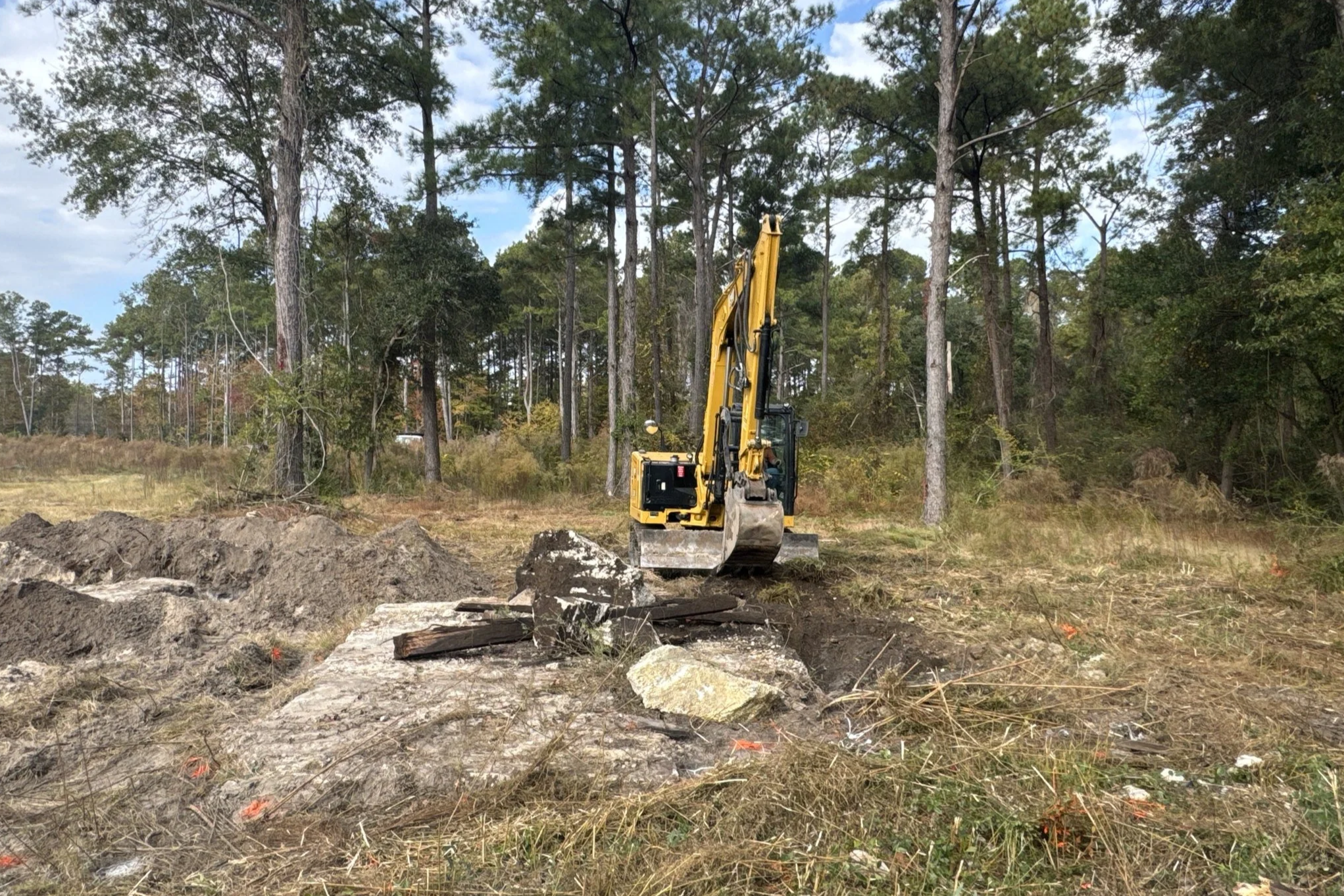 Additional Cleanup of Contaminated Soil and Debris in OU2 Started Nov. 3. Updates To Be Shared at Community Meeting Nov. 18.