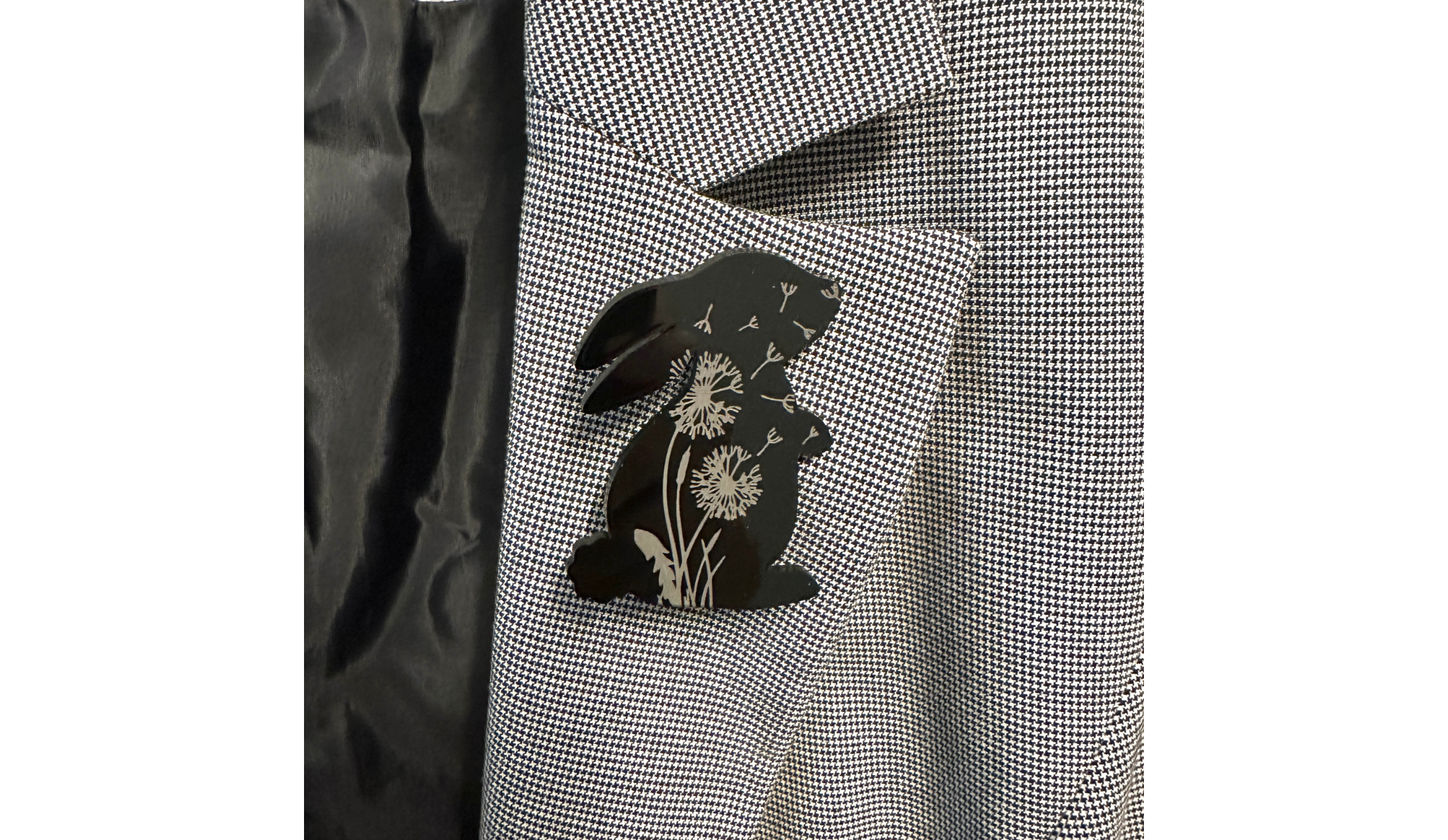 Bunny Lapel.png