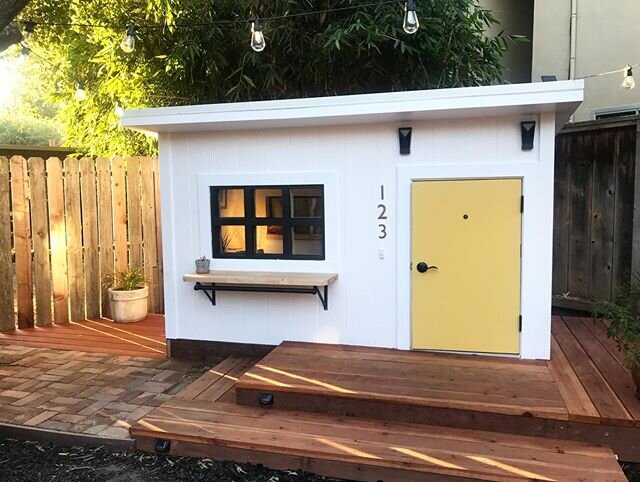 Knock, knock. Who&rsquo;s there? A cute modern playhouse with a yellow door! One of our favorite places to play is in our tiny house inspired playhouse. We can&rsquo;t get enough of it! 🌻🏡 @hgtv #homedaycare #oaklandbaby #berkeleybaby #tinyhouse #p