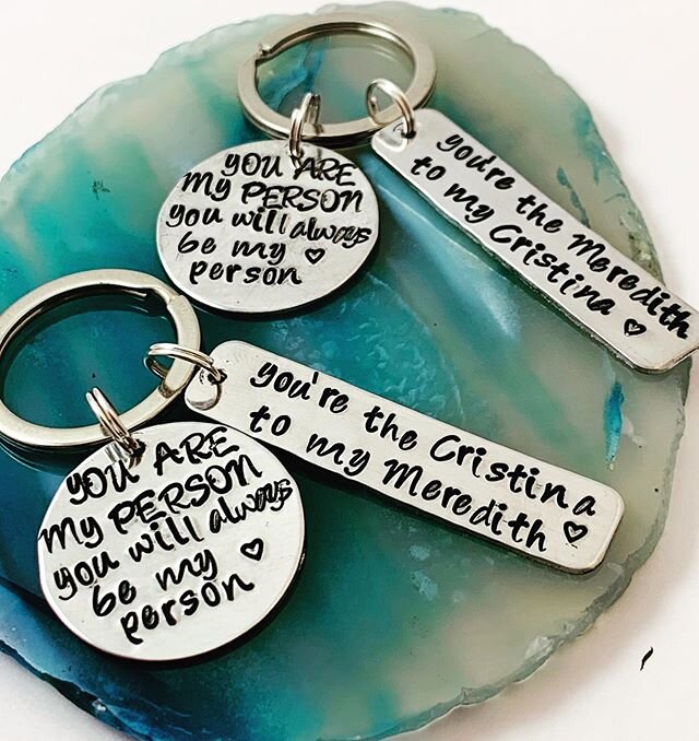 Are you a Grey&rsquo;s Fan? I am, and I loved making this set! This is the last season of #greysanatomy and I&rsquo;m heartbroken. Definitely making more of these to give to my Bff&rsquo;s &bull;
&bull;
&bull;
#greysanatomy #bff #meredithgrey #cristi