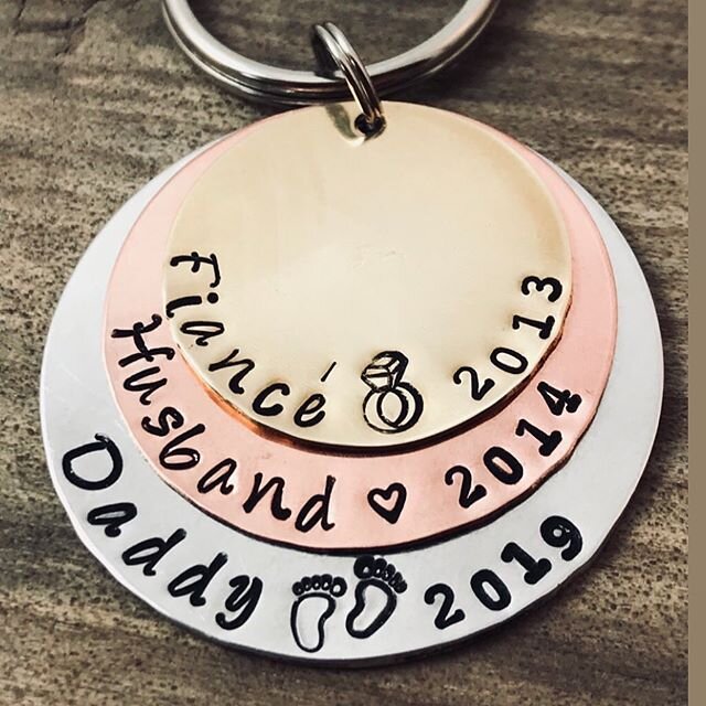 Custom Gifts For Him❤️
&bull;
&bull;
#fathersday #handstamped #custom #metals #daddy #husband #fianc&eacute; #love #giftsforhim #powellriver #canada #smallbusinesssupport