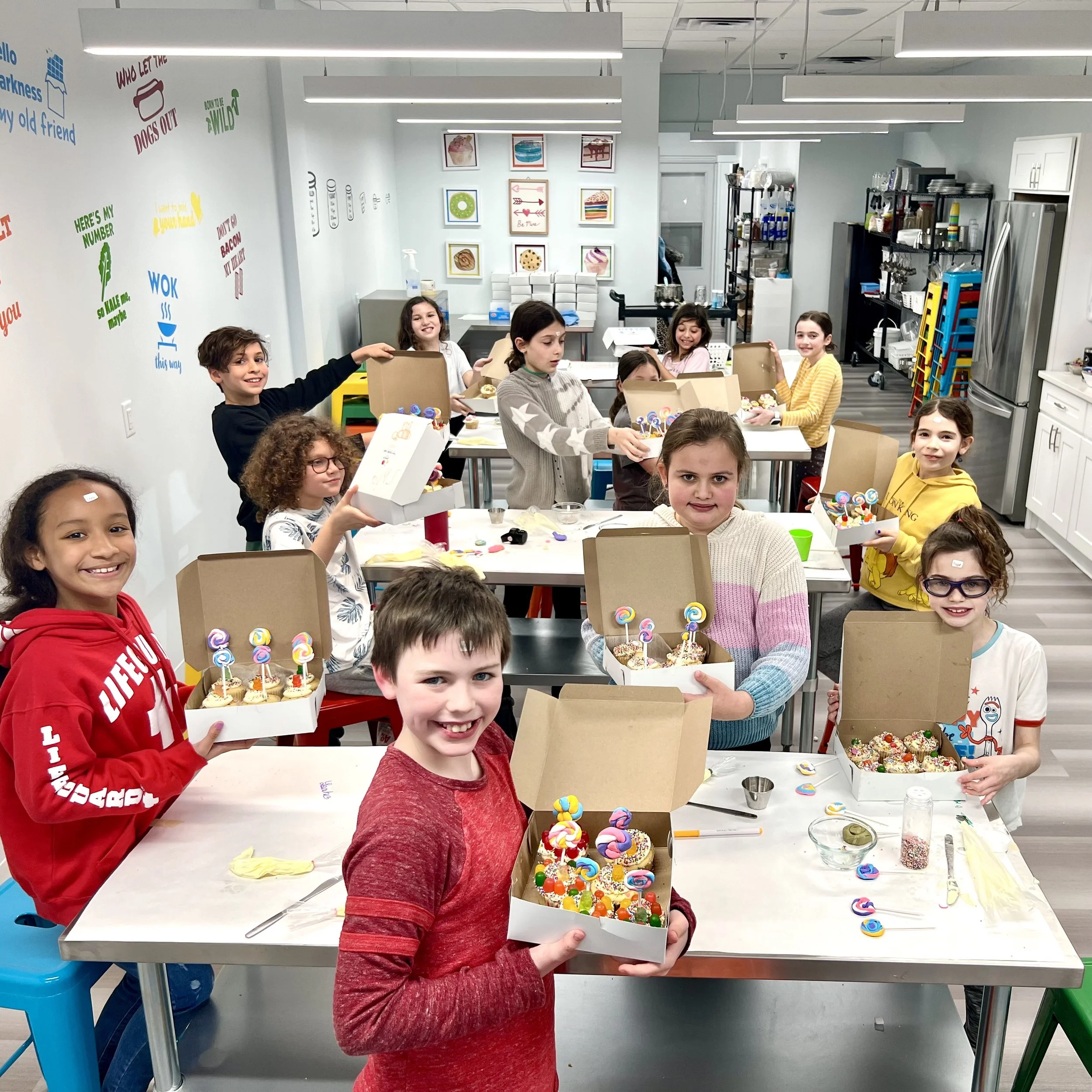 candyland cupcakes in par.jpeg