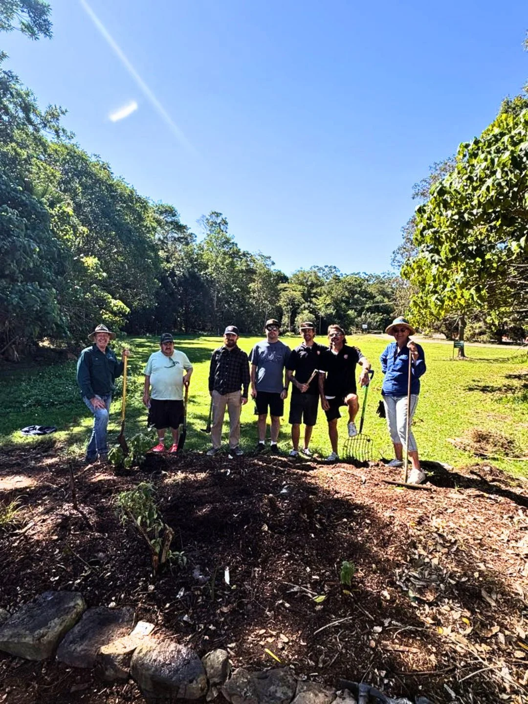 What an absolute blast our real-life group had last week teaming up with @mooloolahriverlandcare ! 🌱⁠
⁠
The guys worked so hard planting a brand-new little garden and pitching in to help protect and restore the natural environment along the river. I