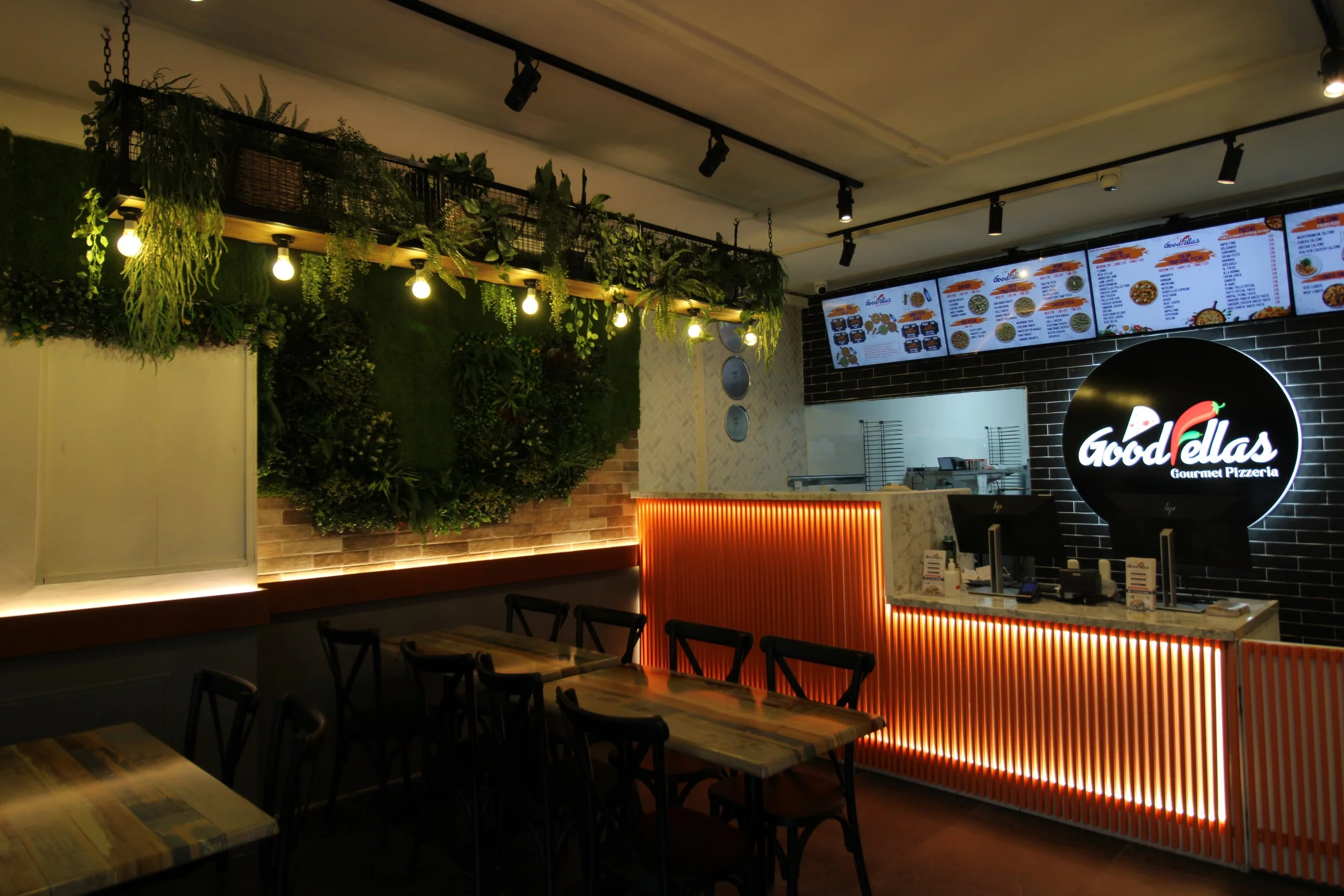 Crafting the Perfect Blend: Designing an Indian Italian Fusion Pizza Restaurant