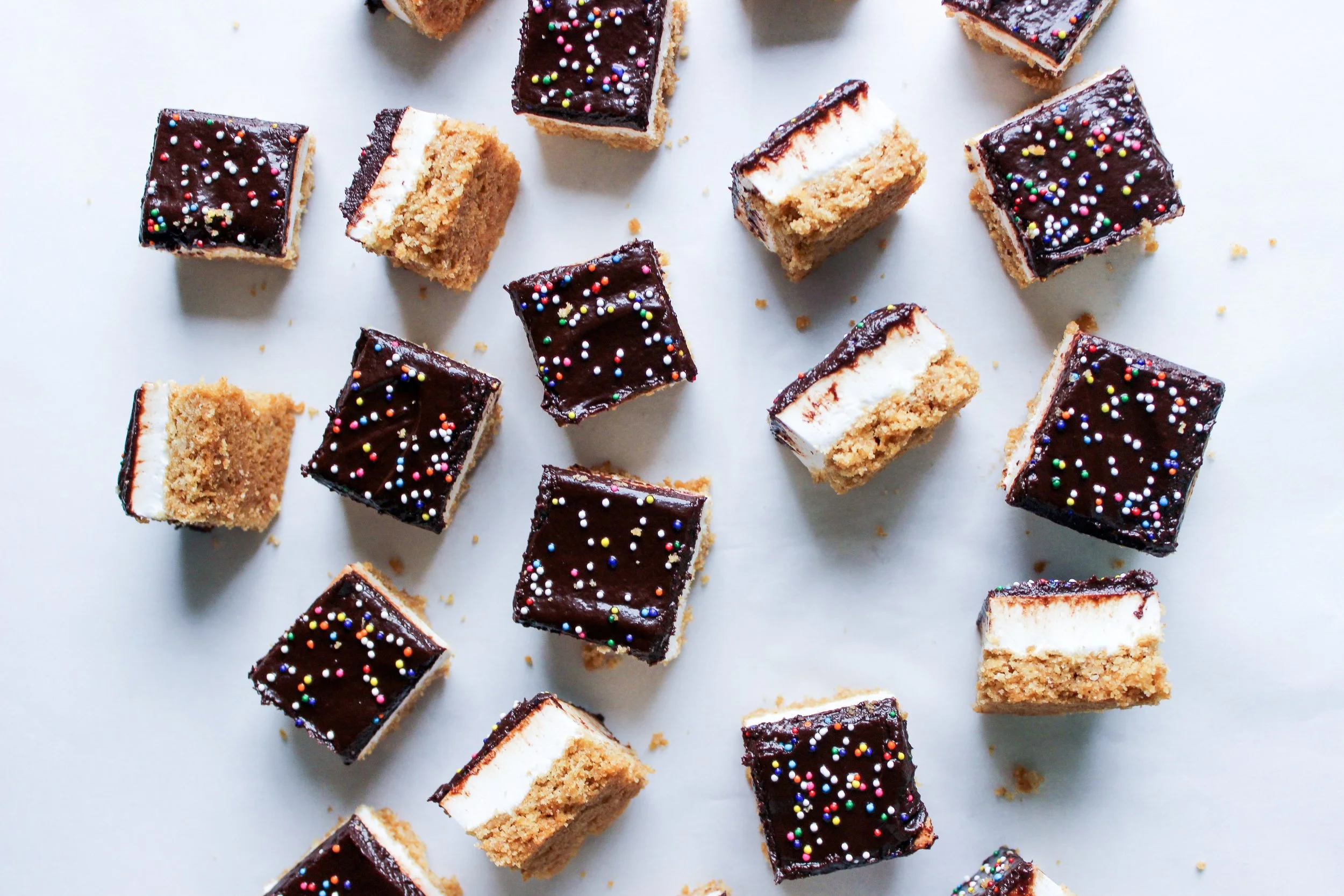 Homemade Marshmallow S'mores Bars — salt n sprinkles