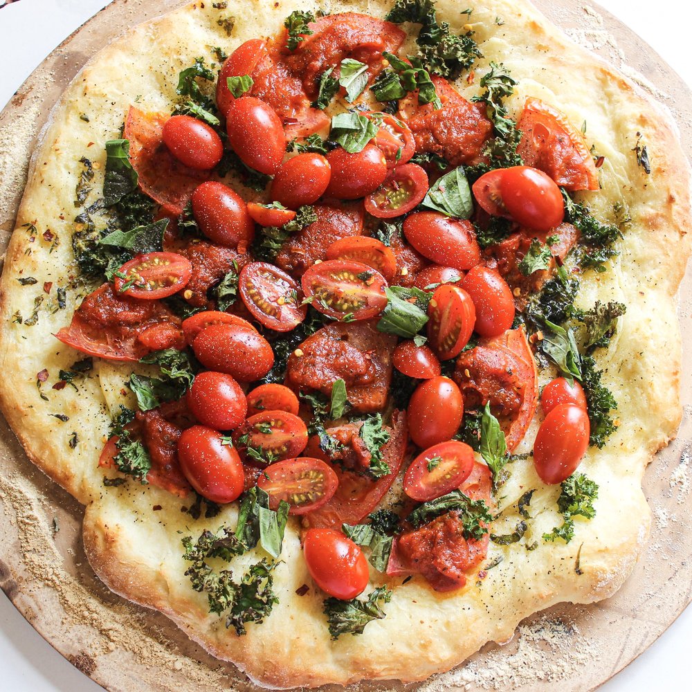 juni Uafhængig Proportional Garlic Butter Cherry Tomato Pizza — salt n sprinkles