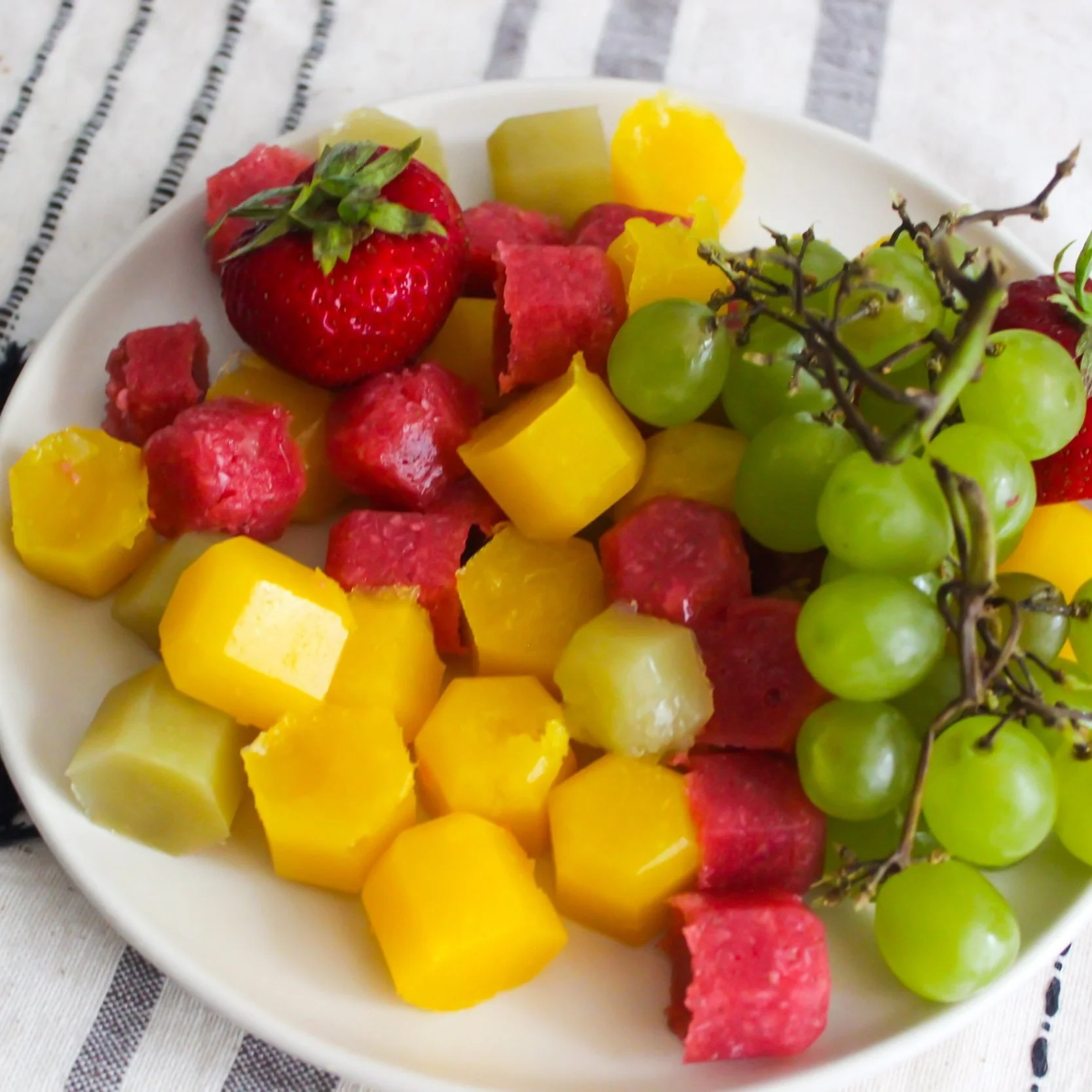 DIY 3 Ingredient Fruit Snacks - Black Foodie Finder